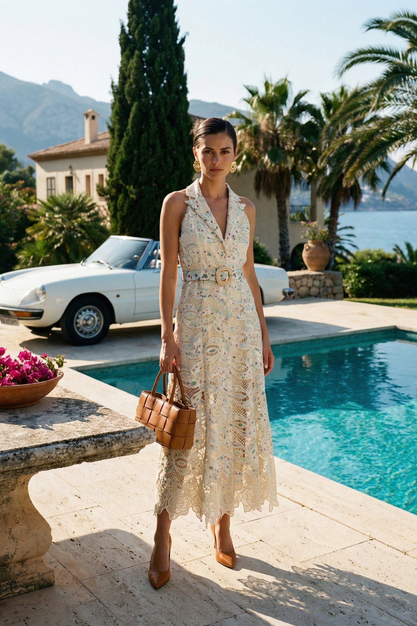 Spitzen-Midikleid mit Neckholder und Taillengürtel – Ivoire 