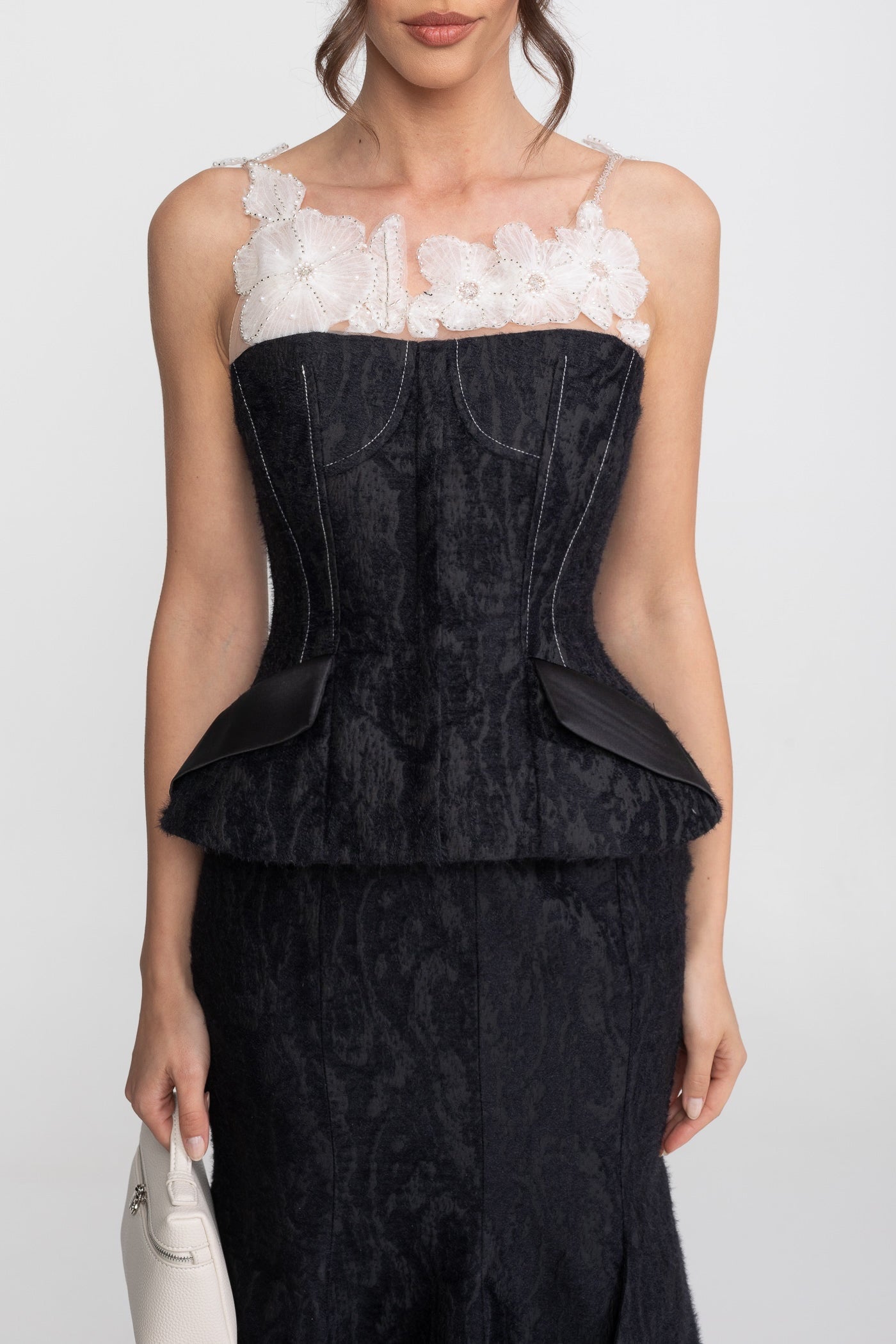 Jacquard-Maxiset mit transparenter floraler Halslinie und Peplum-Taille - Schwarz 