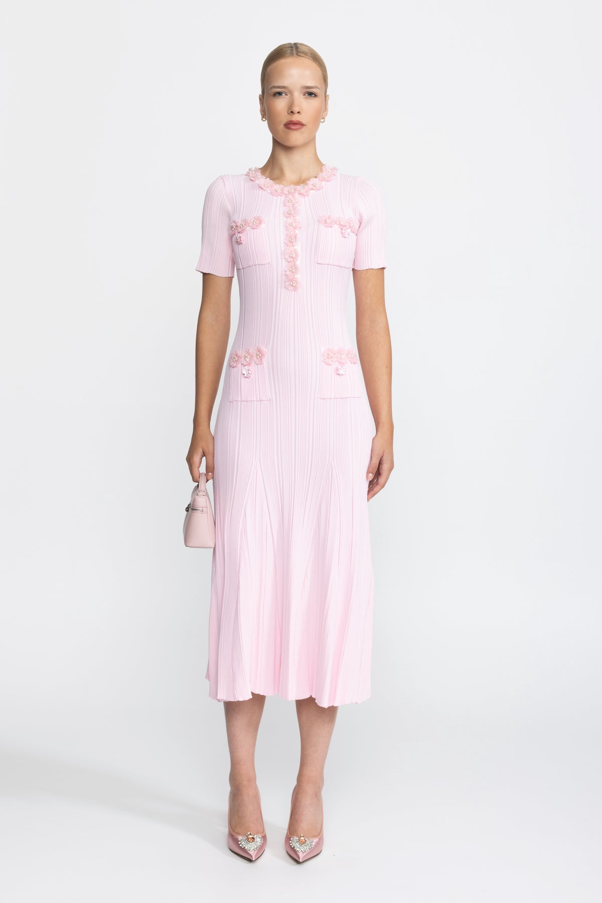 Geripptes Midi-Kleid aus Strick mit Blumenapplikation - Pink 