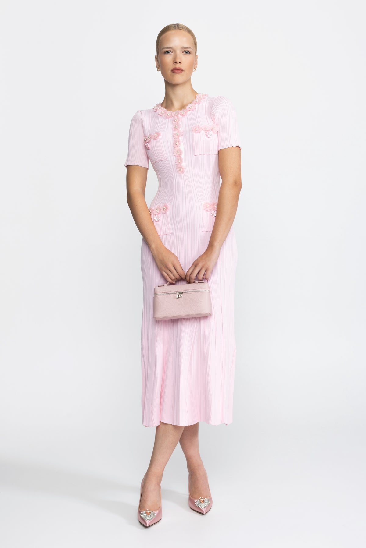 Geripptes Midi-Kleid aus Strick mit Blumenapplikation - Pink 