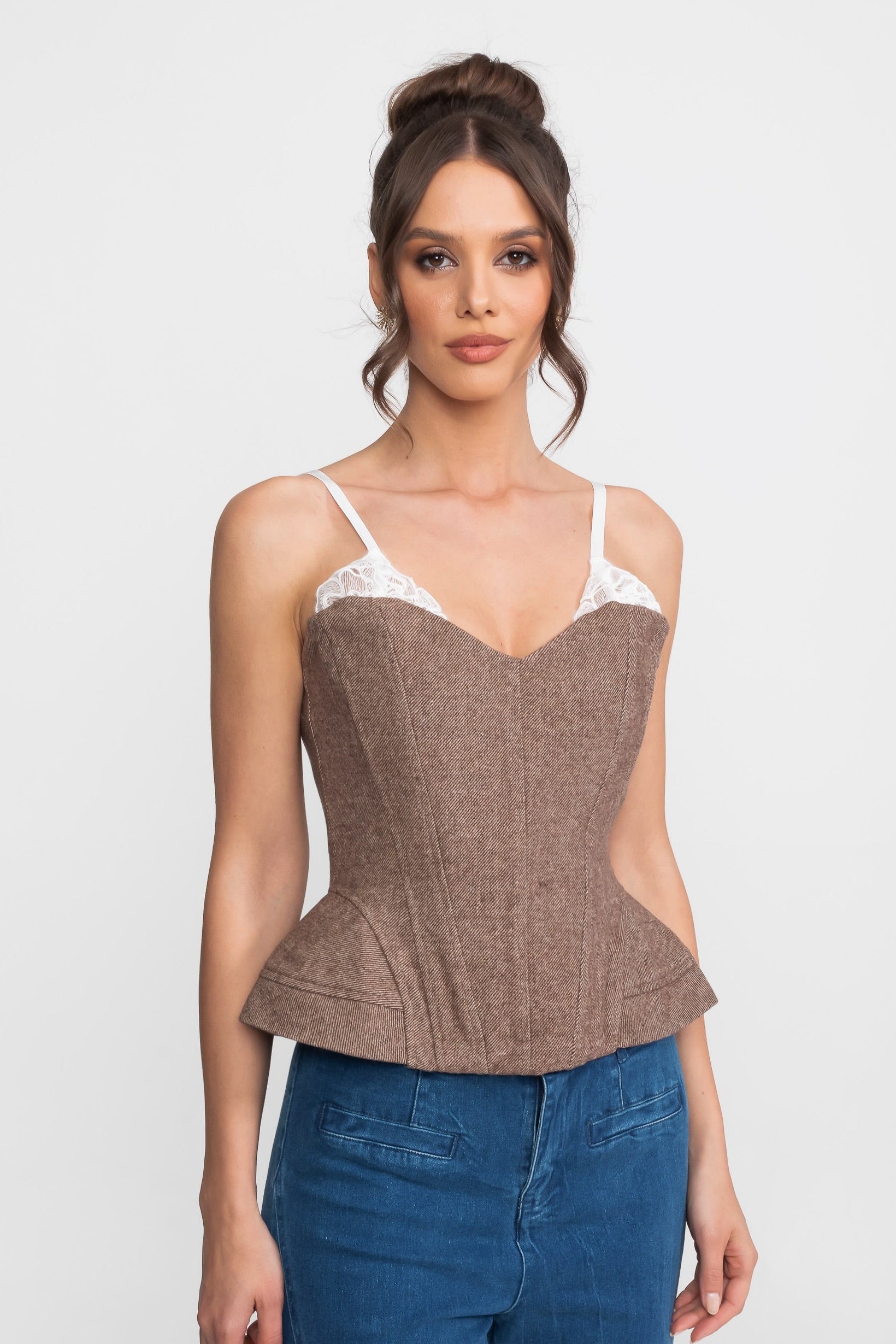 Strukturierter Tweed-Corsagen-Top mit Spitzen-Trägern und Peplum-Saum - Braun 