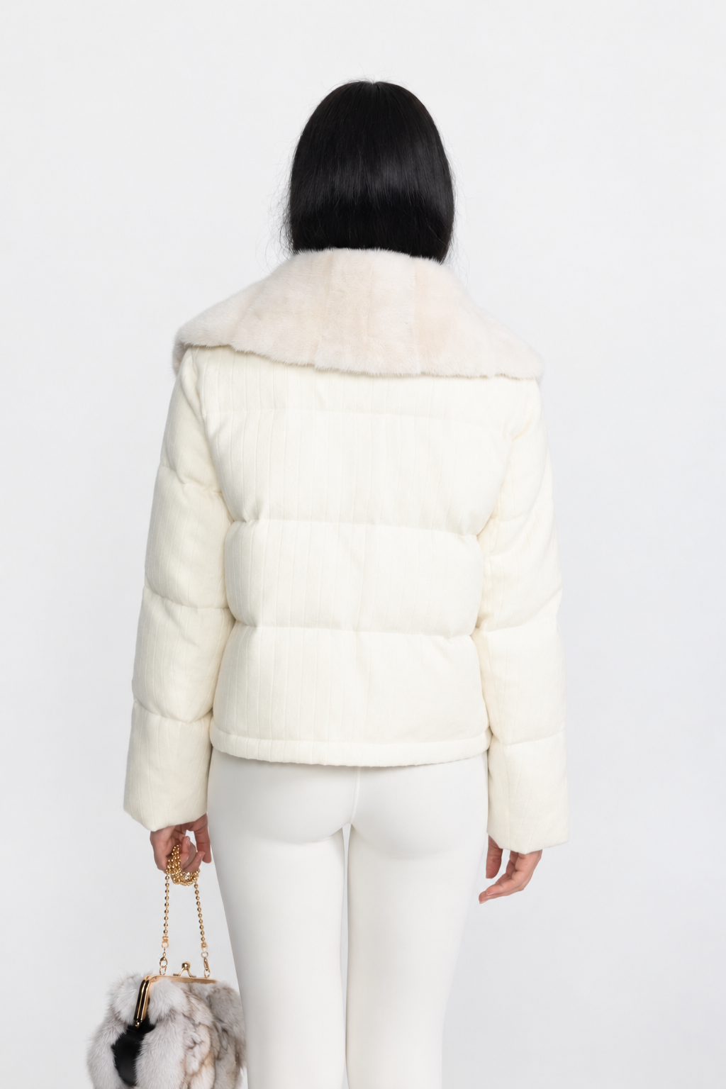 Daunen-Pufferjacke aus gerippter Wolle mit Pelzkragen - Ivoire 