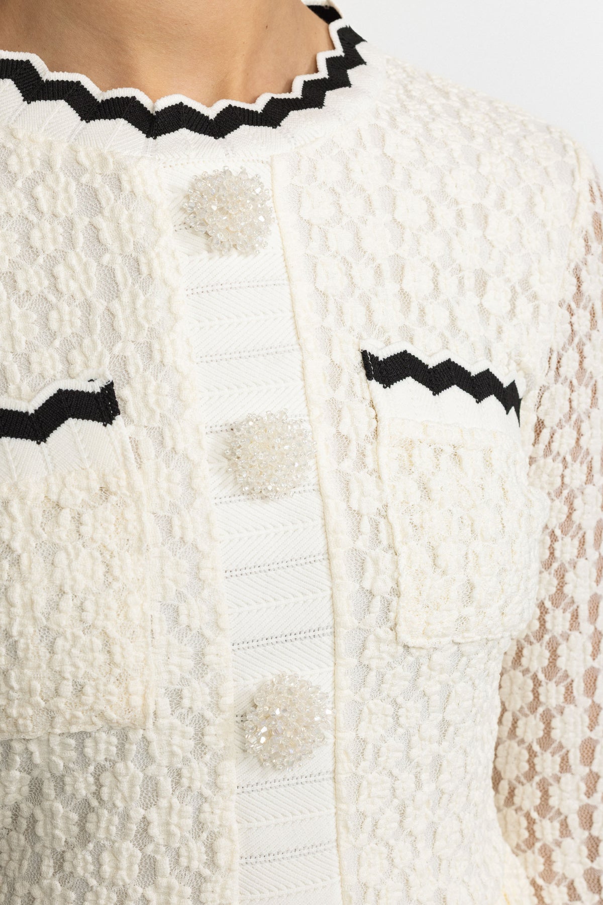 Midi-Kleid aus Häkelstrick mit Peplum und Ric-Rac-Besatz - Off-White 