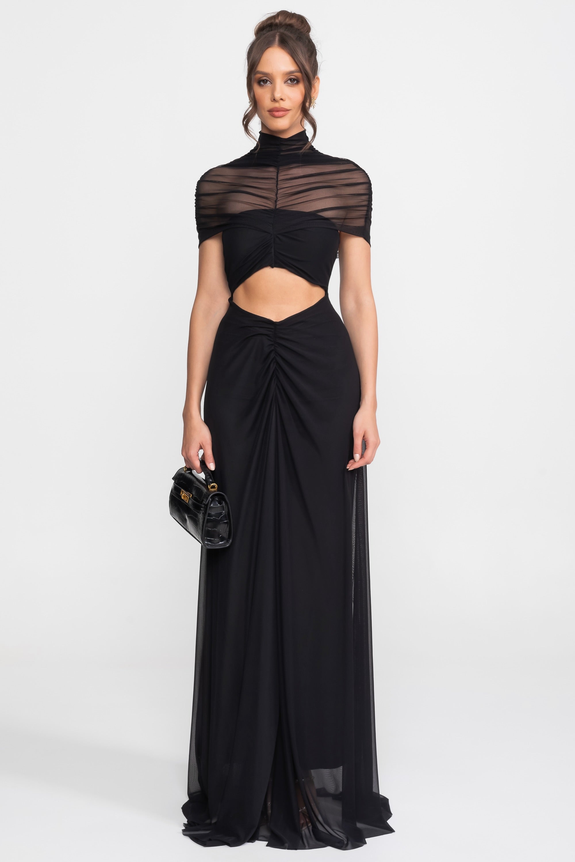 Maxikleid mit gerafftem Carmenausschnitt und Cut-Out an der Taille – Schwarz 