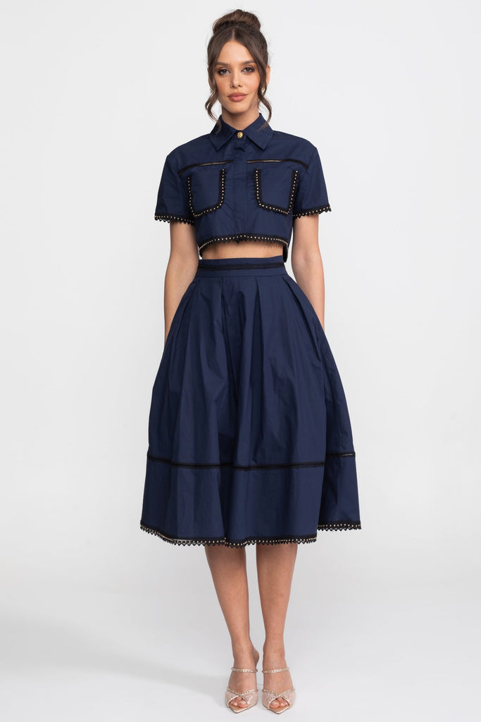 Co-Ord-Set aus verkürztem Hemd und Midi-Rock mit Broderie-Trim - Navy 