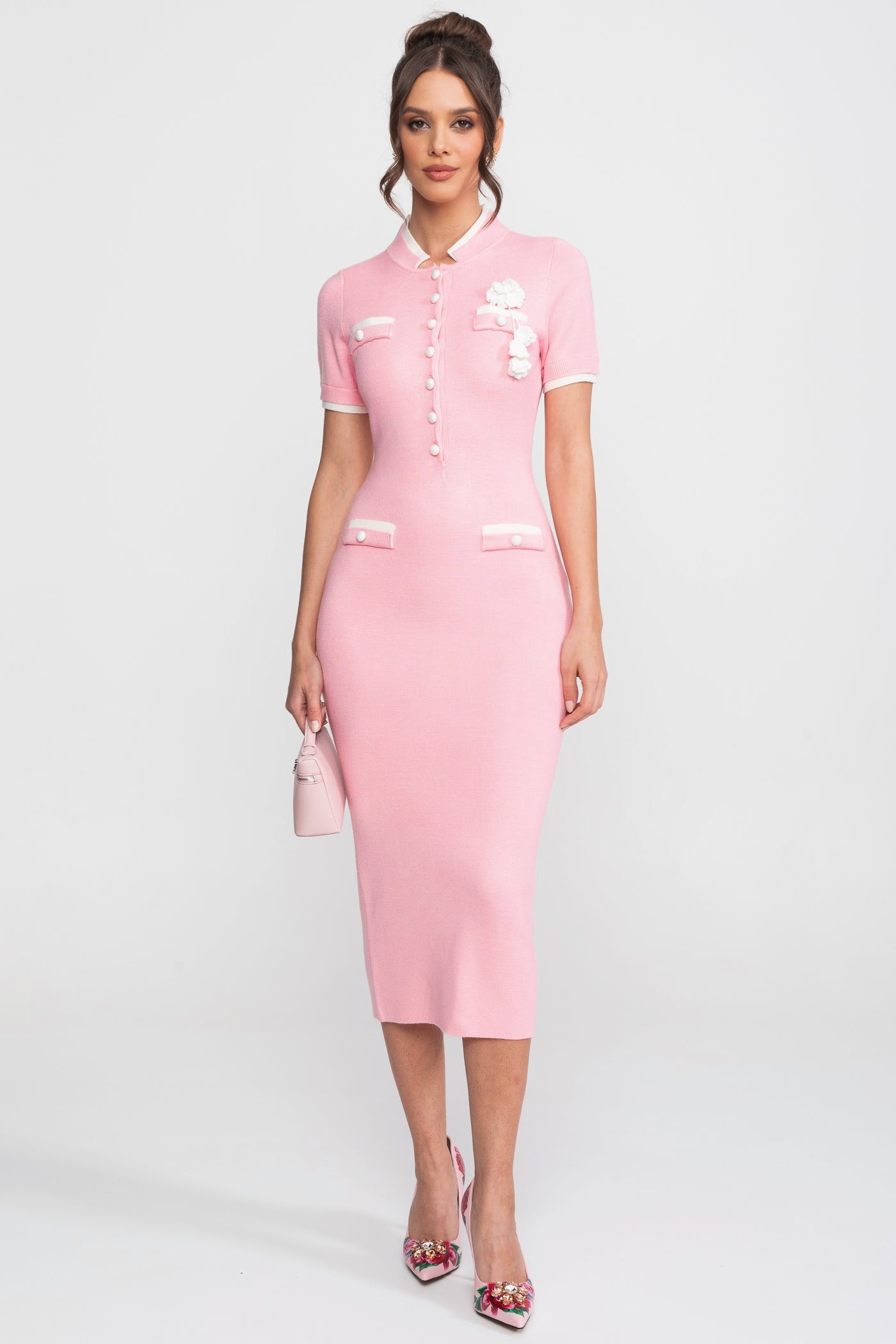 Rippstrick-Midikleid mit kontrastierendem Besatz und dekorativen Taschen - Pink 