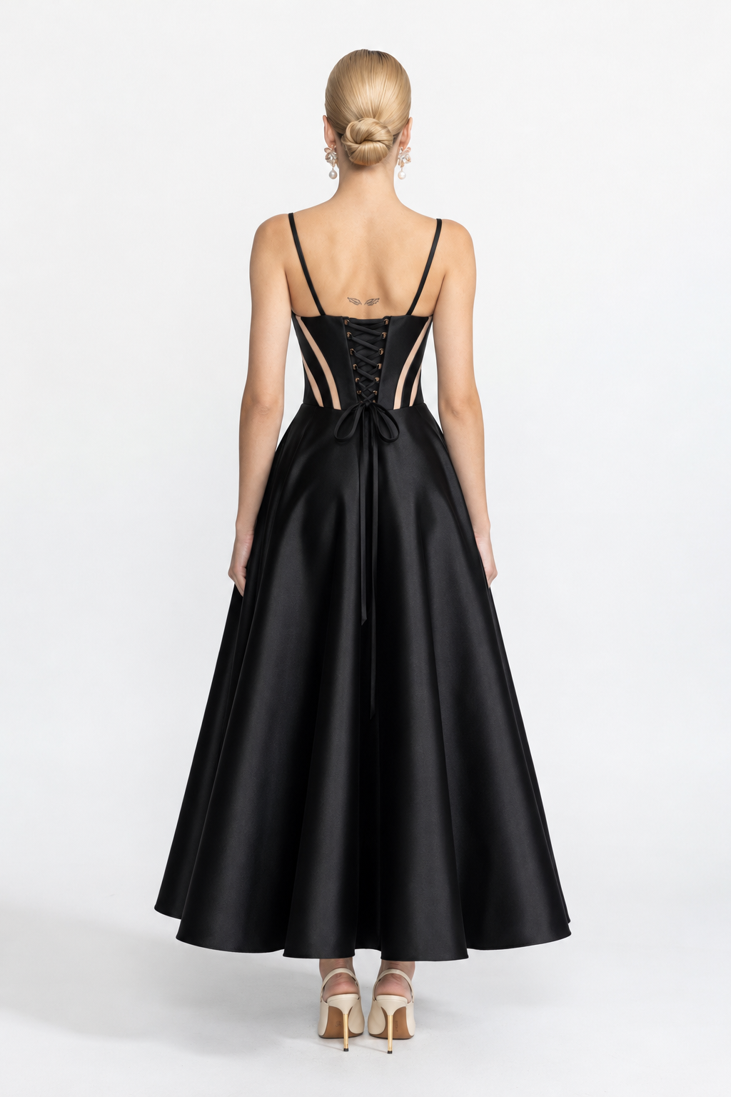 Satin-Corsagenkleid mit transparenten Einsätzen in Midi-Länge - Schwarz 