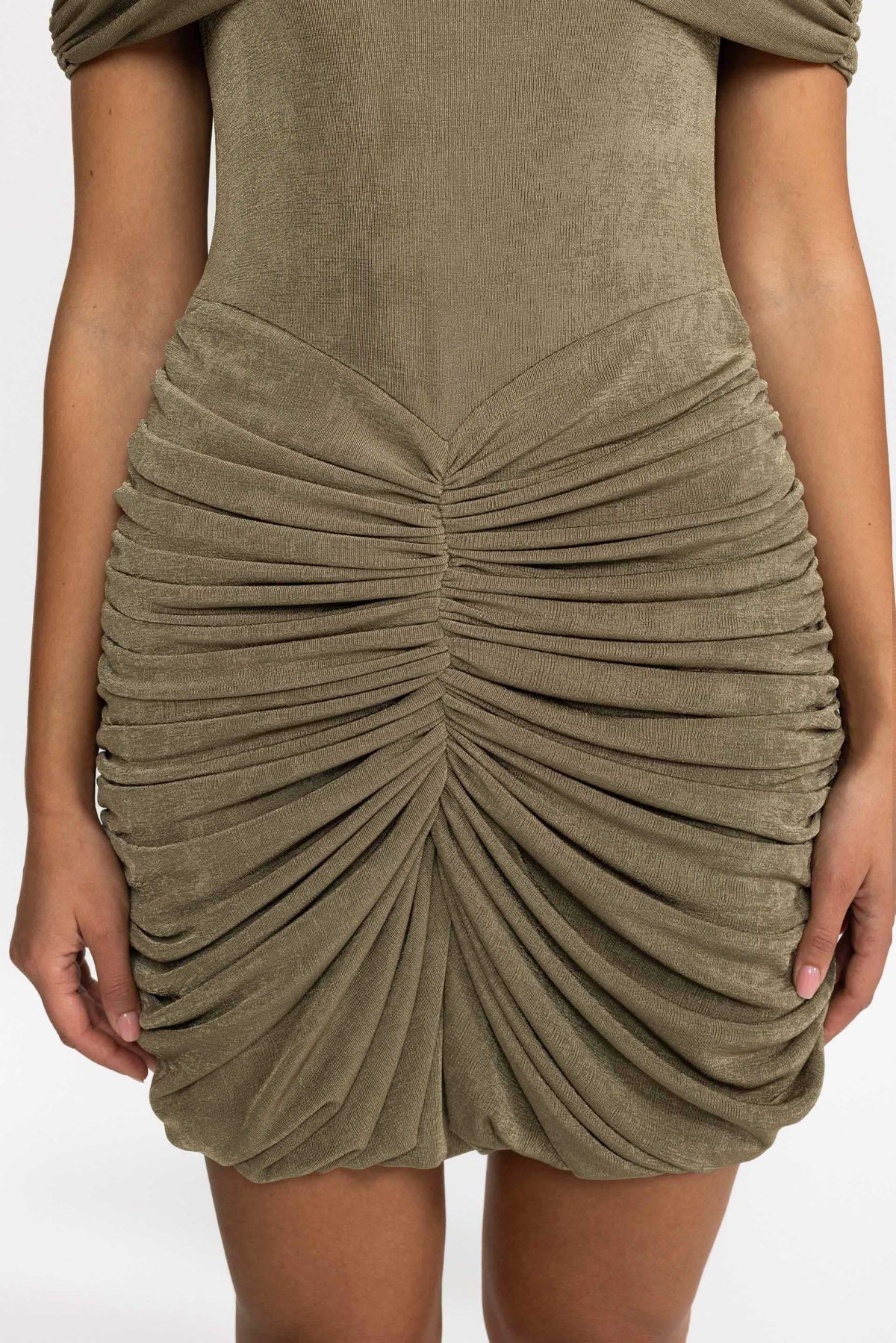Drapiertes Mini-Cape-Kleid mit Raffungen - Oliv 