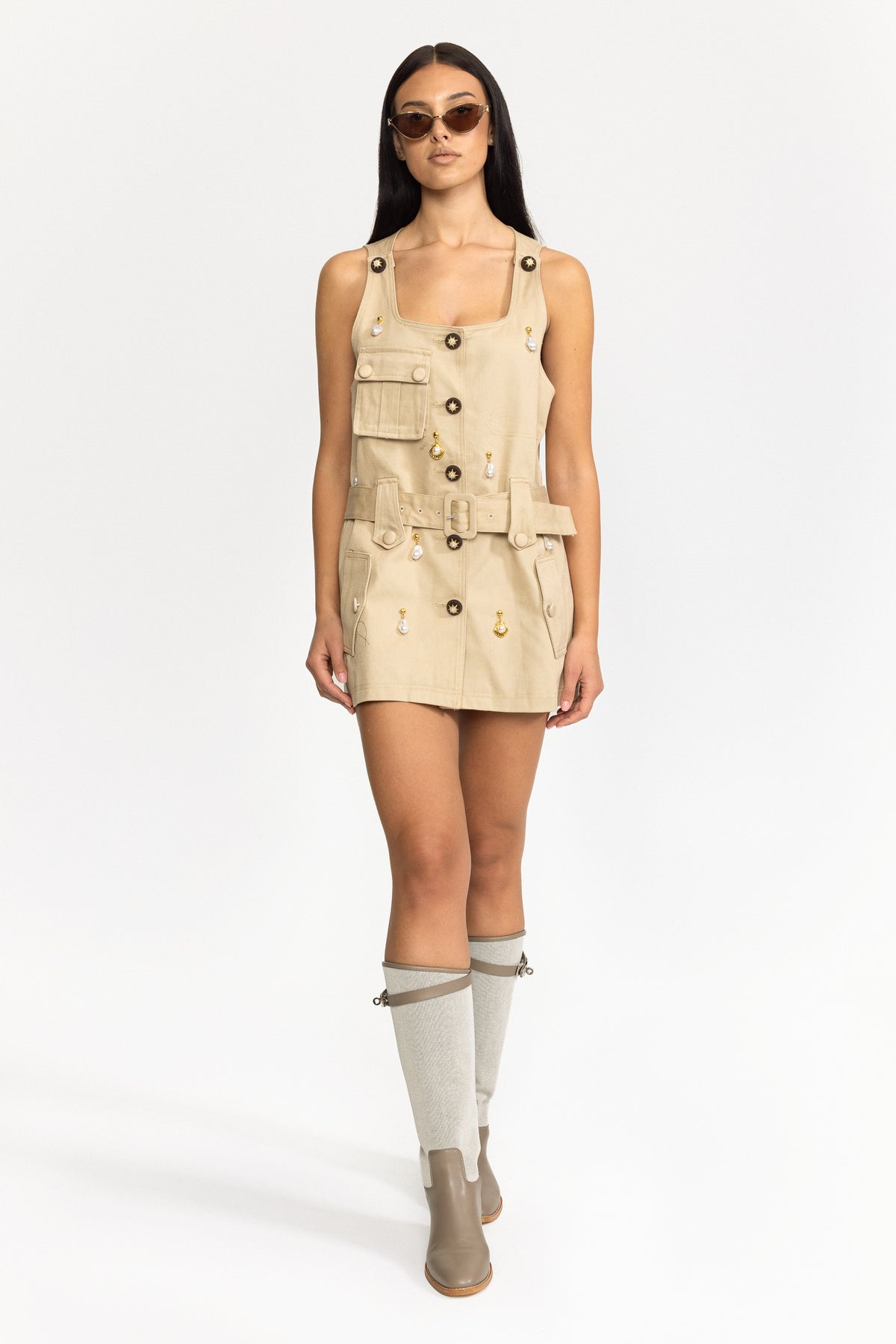 Utility-Minikleid aus Baumwolle mit Perlenanhänger - Khaki 