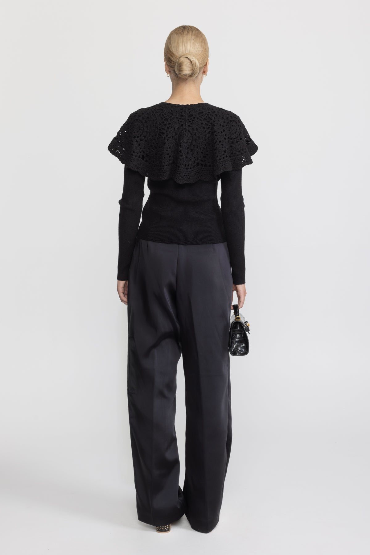 Gerippte Strickjacke mit Capelet-Kragen in Häkeloptik - Schwarz 