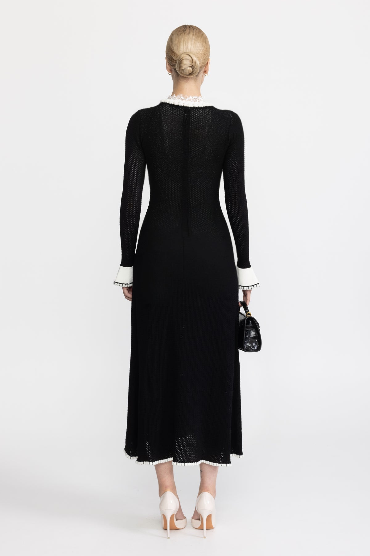 Midi-Kleid aus Pointelle-Strick mit Spitzenbesatz und Knopfleiste - Schwarz 