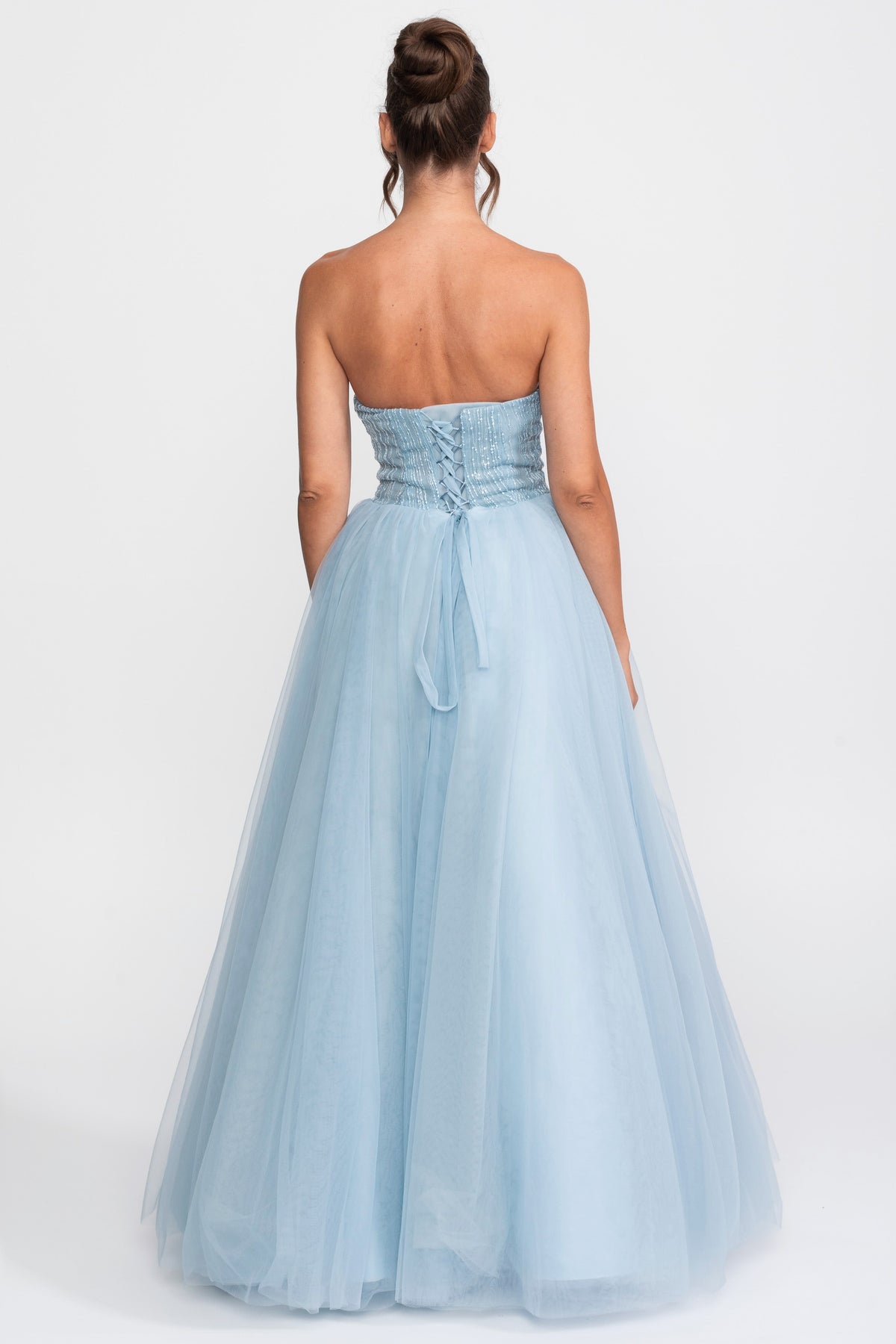 Tüll-Ballkleid mit trägerlosem Schnitt und Paillettenverzierungen - Hellblau 