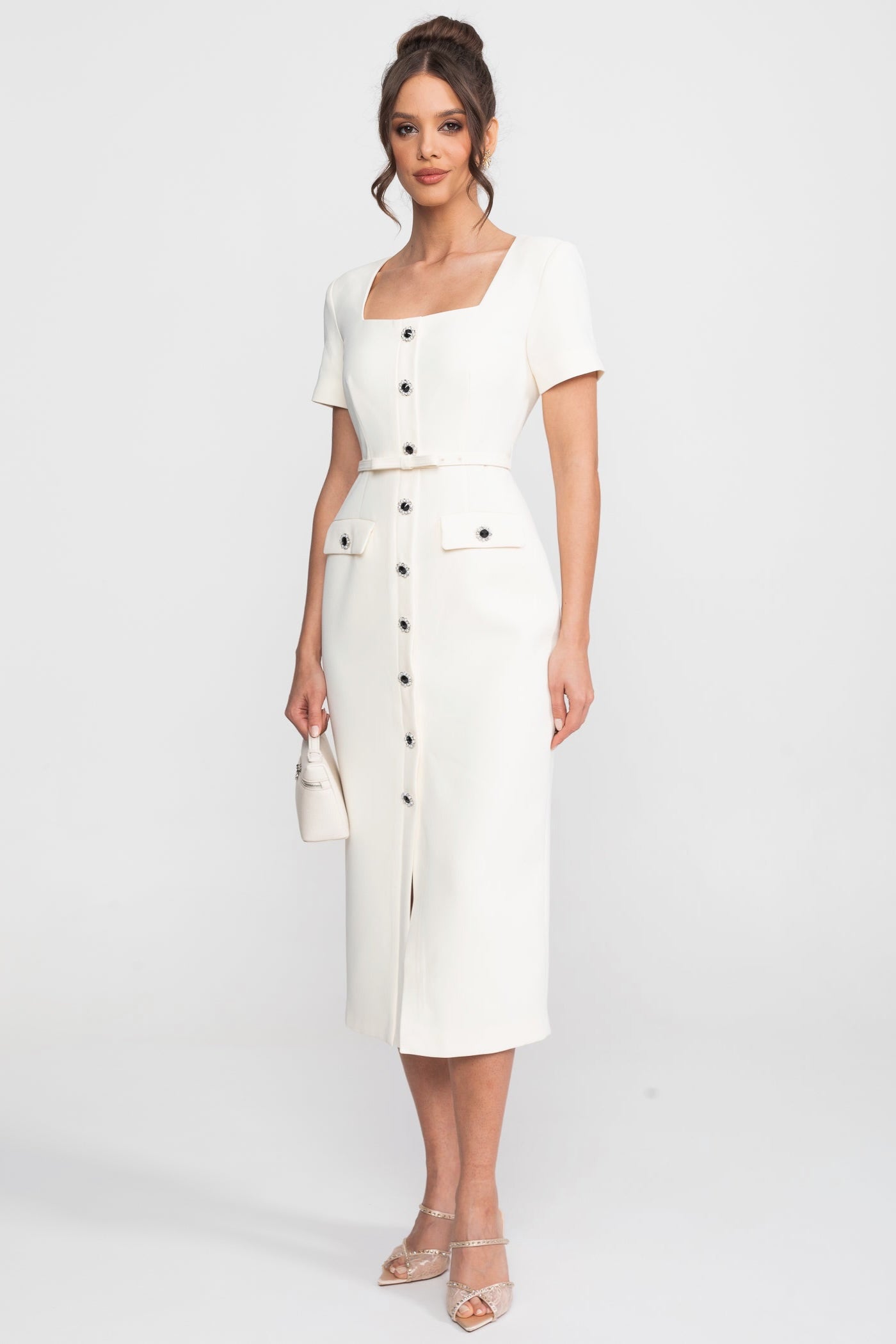 Midi-Kleid mit quadratischem Ausschnitt und durchgehender Knopfleiste mit Schmuckknöpfen - Weiß 