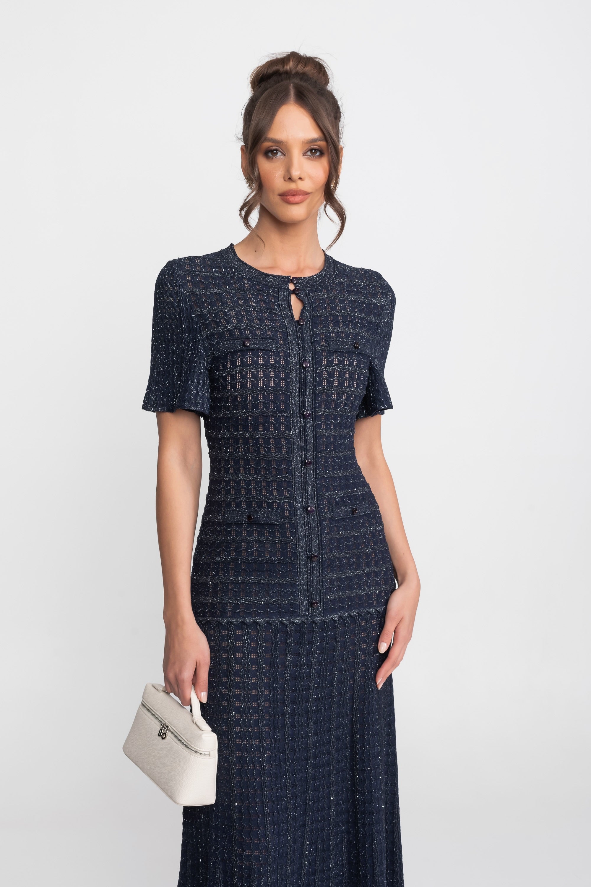 Midi-Kleid mit kurzen Ärmeln und schimmernder Strickstruktur - Navy 