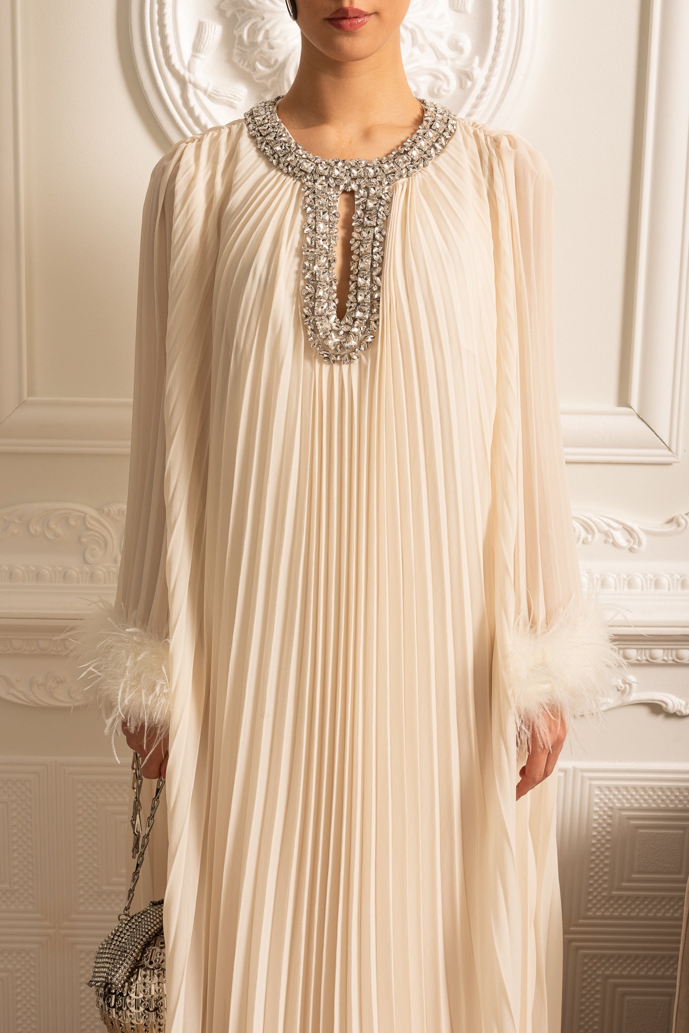 Pleated Long Dress With Feathered Cuffs And Sparkling Neckline - Ivoire