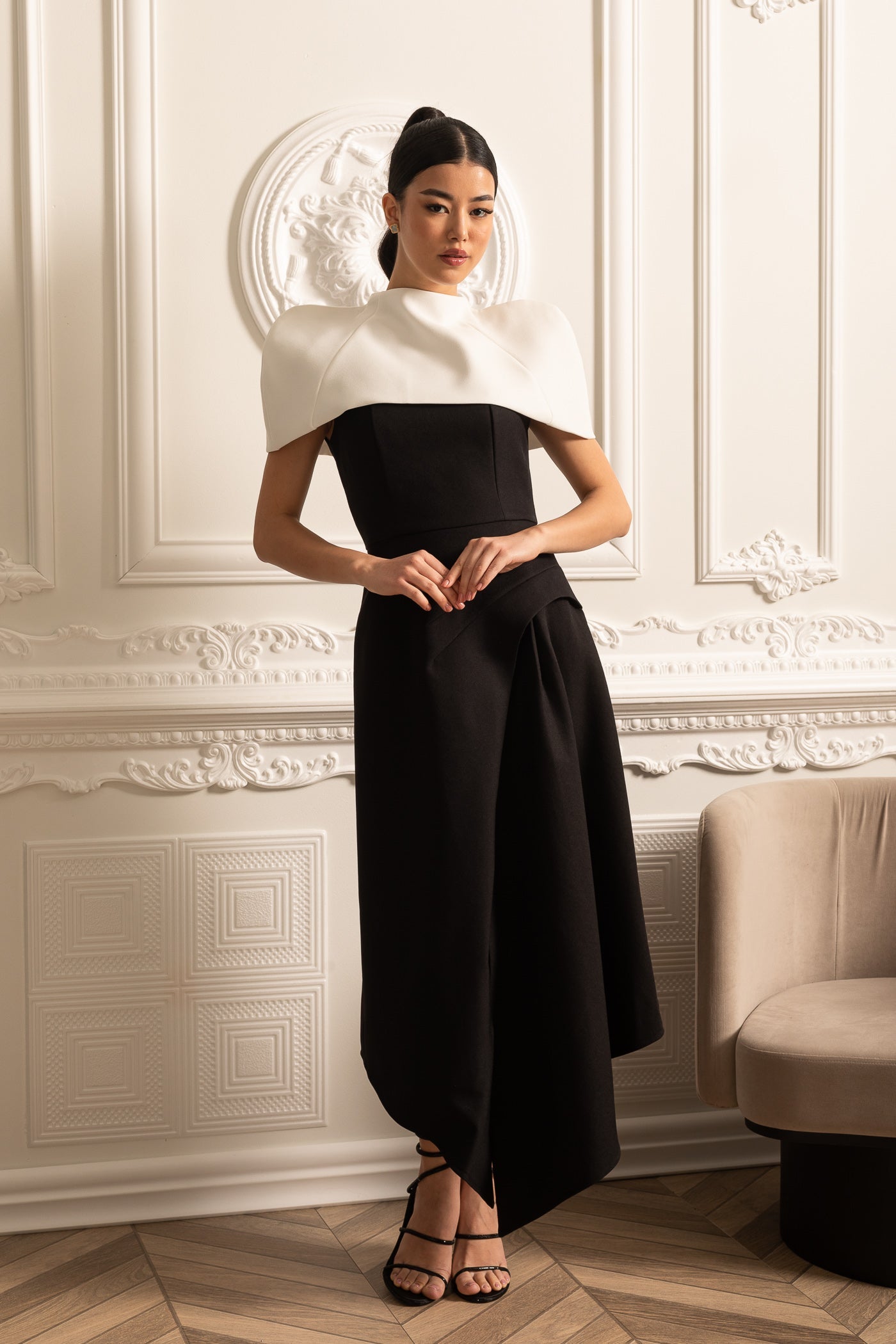 Elegant Asymmetrical Dress With Contrasting White Detachable Capelet - Black