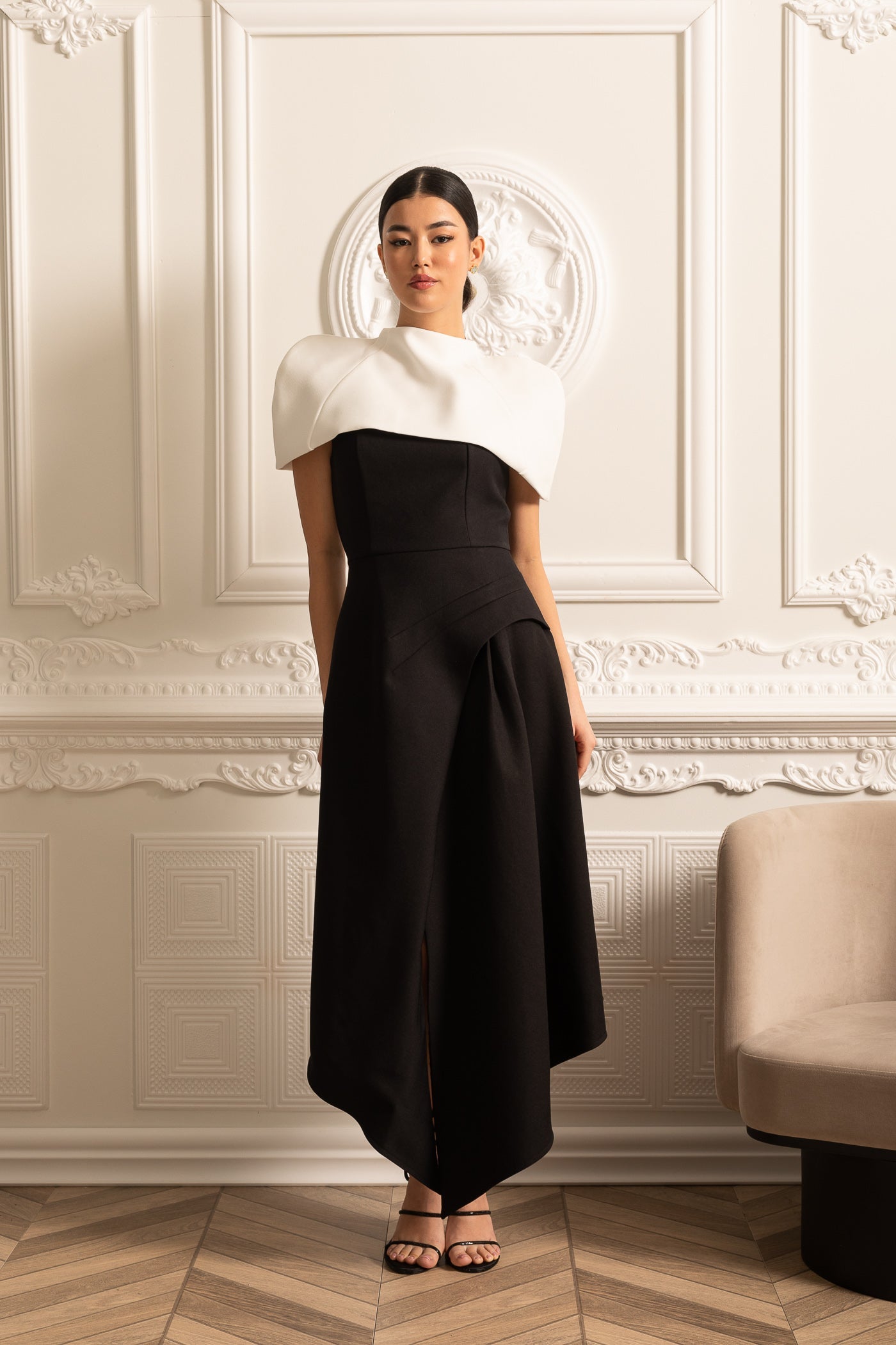 Elegant Asymmetrical Dress With Contrasting White Detachable Capelet - Black