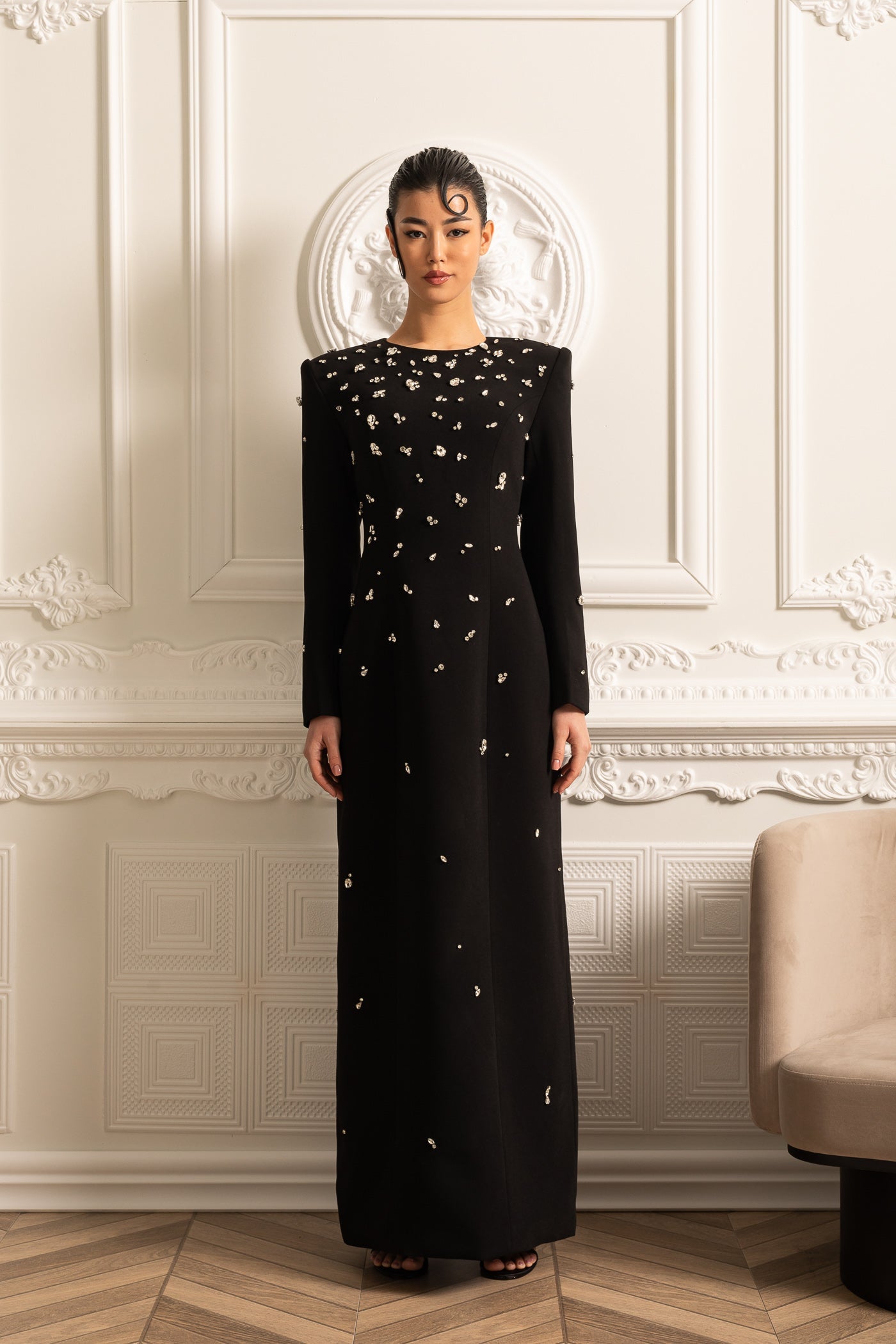 Elegant Long Dress With Sparkling  Embellishments - Black