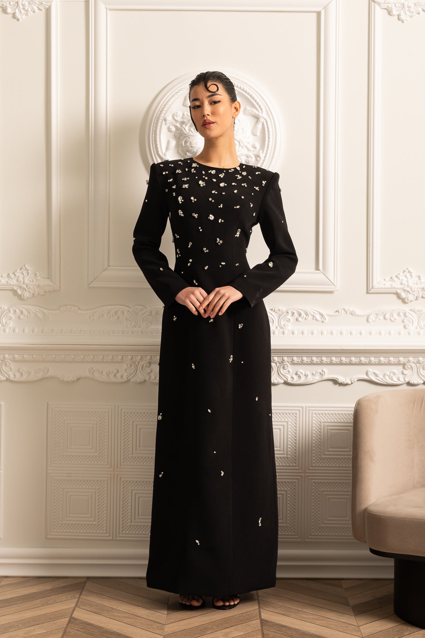 Elegant Long Dress With Sparkling  Embellishments - Black