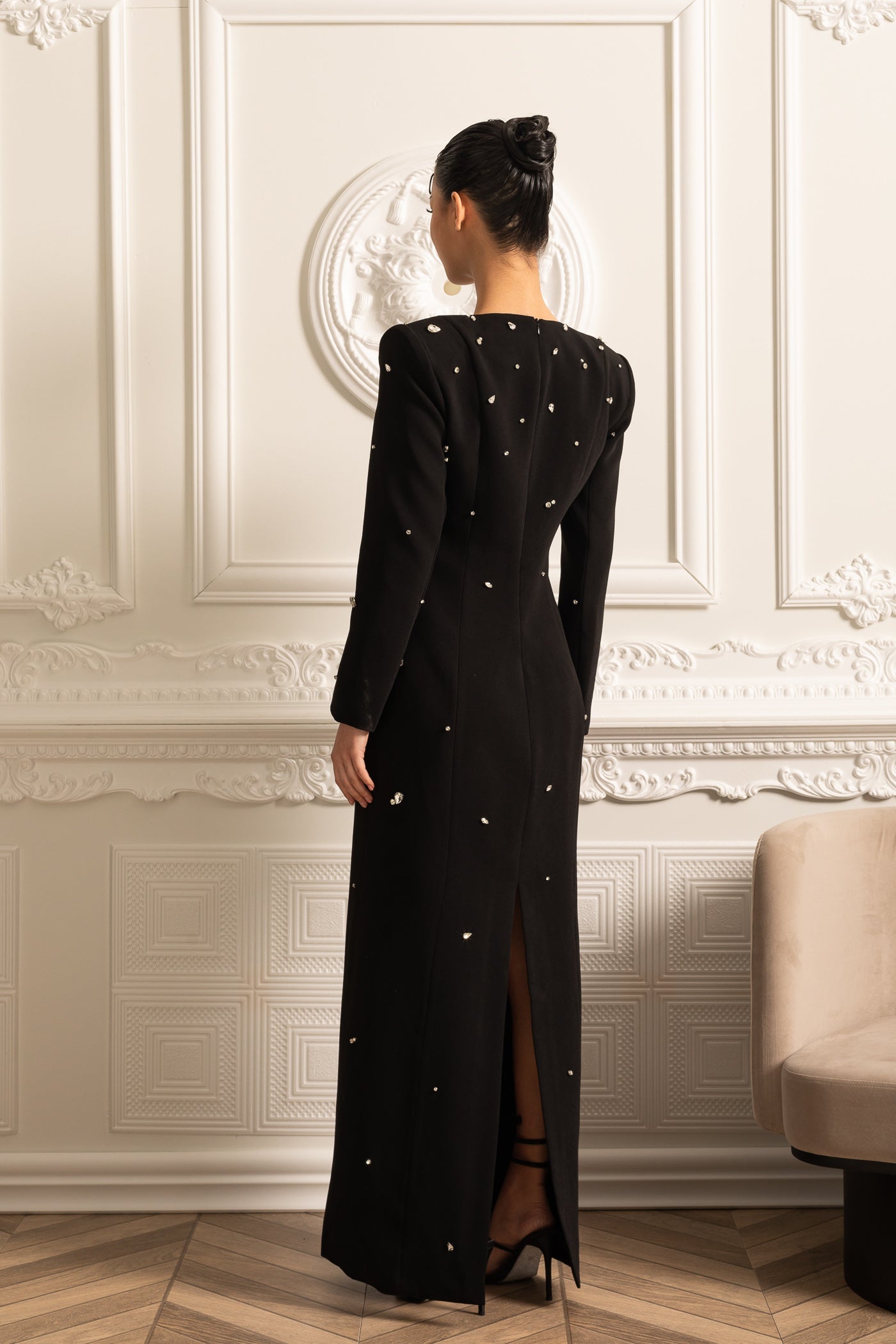 Elegant Long Dress With Sparkling  Embellishments - Black