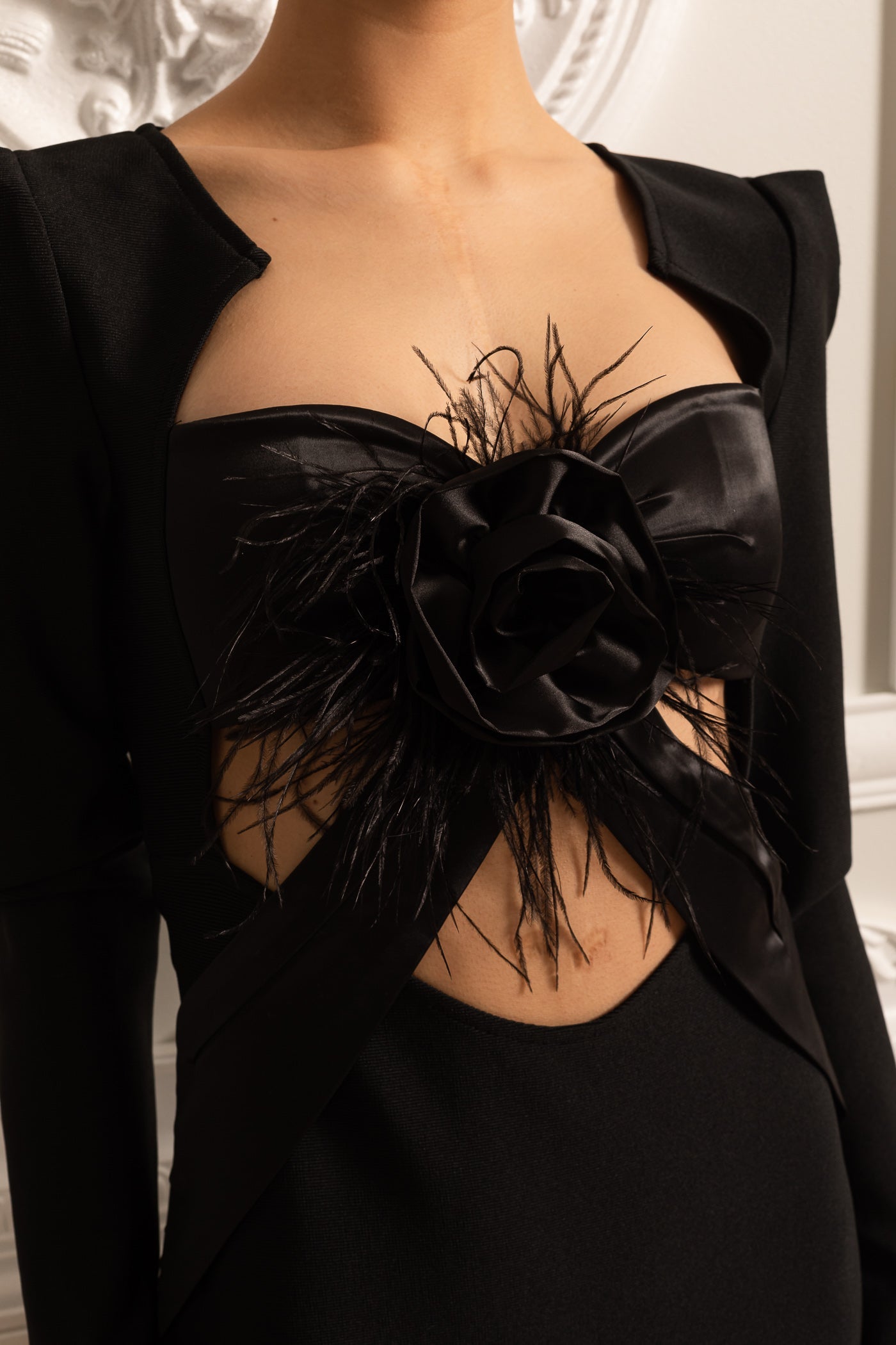 Elegant Long Sleeved Dress With Structured Shoulders And Front Cutout  - Black