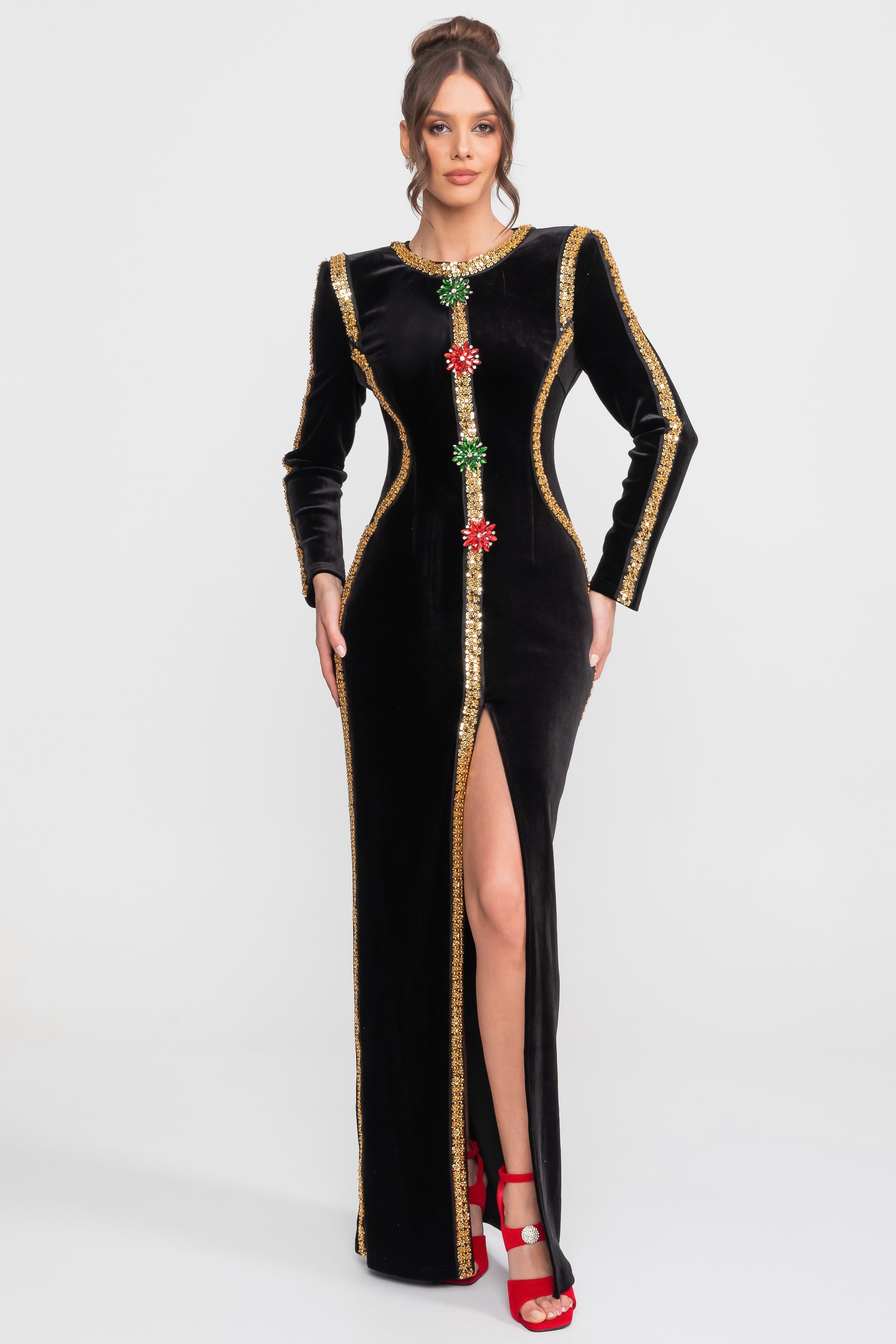 Maxikleid aus Samt mit goldener Paillettenborte und Kristallbrosche-Detail – Schwarz 