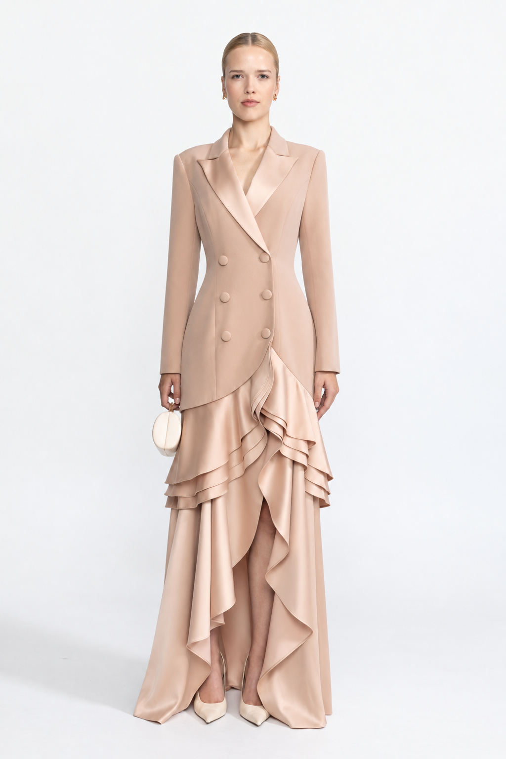 Maxikleid aus Satin mit Volantsaum und doppelreihiger Blazer-Front - Beige 