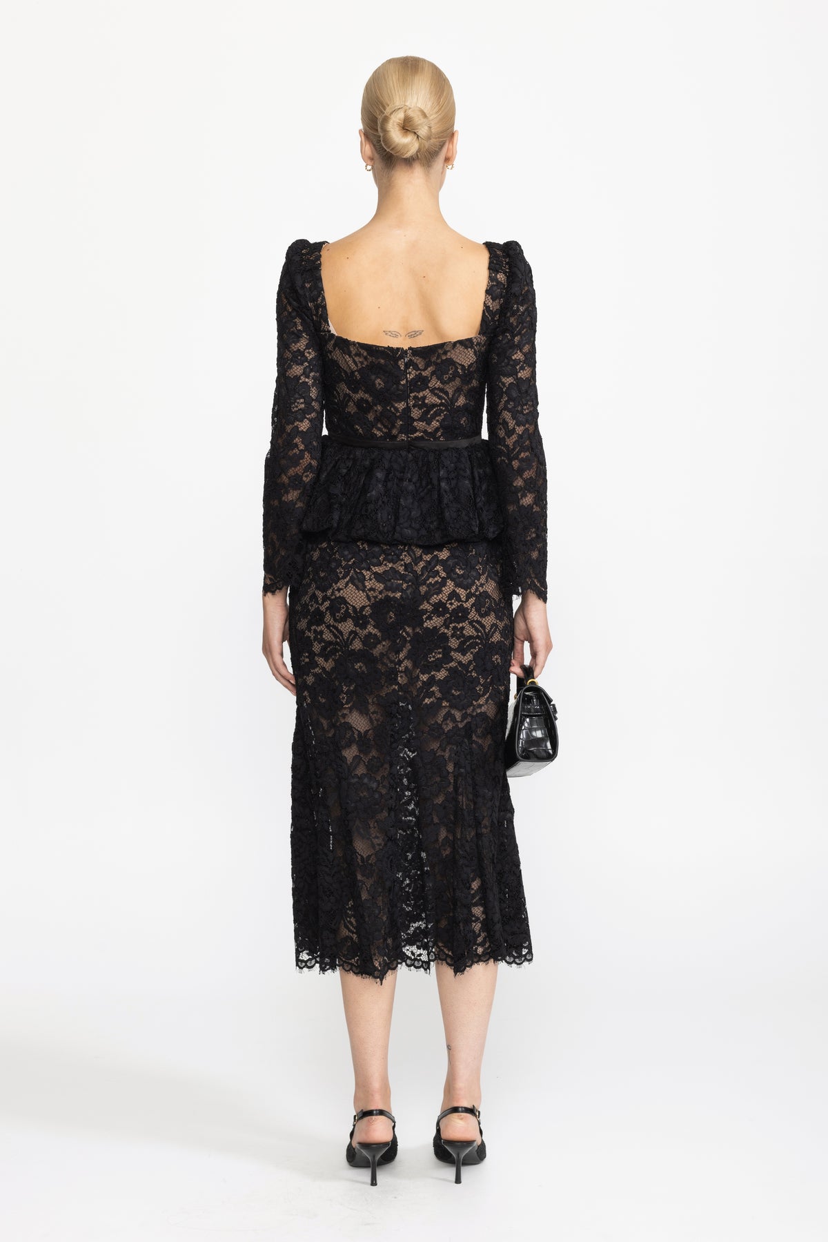 Peplum-Midikleid aus Spitze mit herzförmigem Ausschnitt und Puffärmeln - Schwarz 