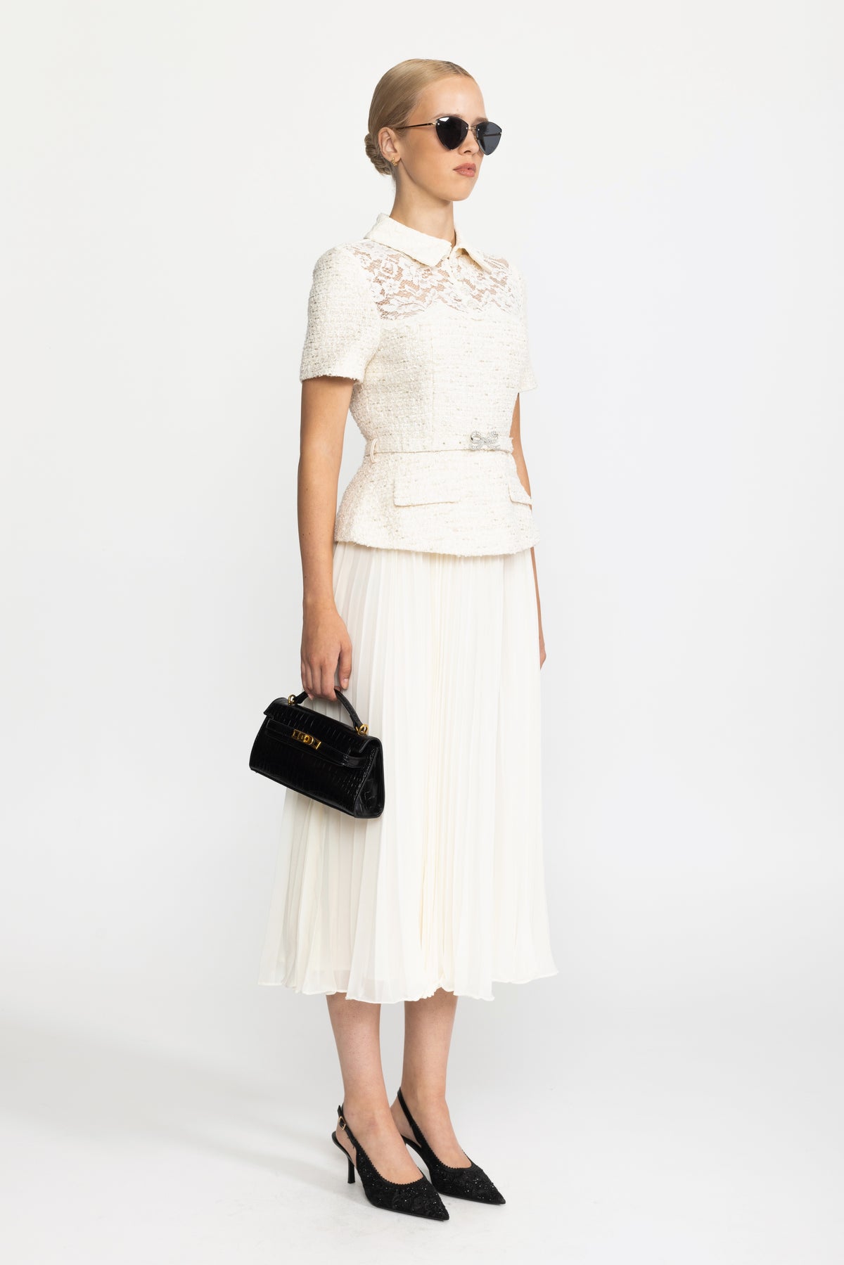 Tweed-Peplumkleid mit Spitzenpasse und plissiertem Rock - Ivoire 