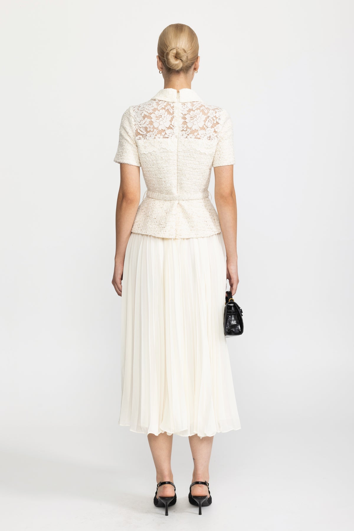 Tweed-Peplumkleid mit Spitzenpasse und plissiertem Rock - Ivoire 