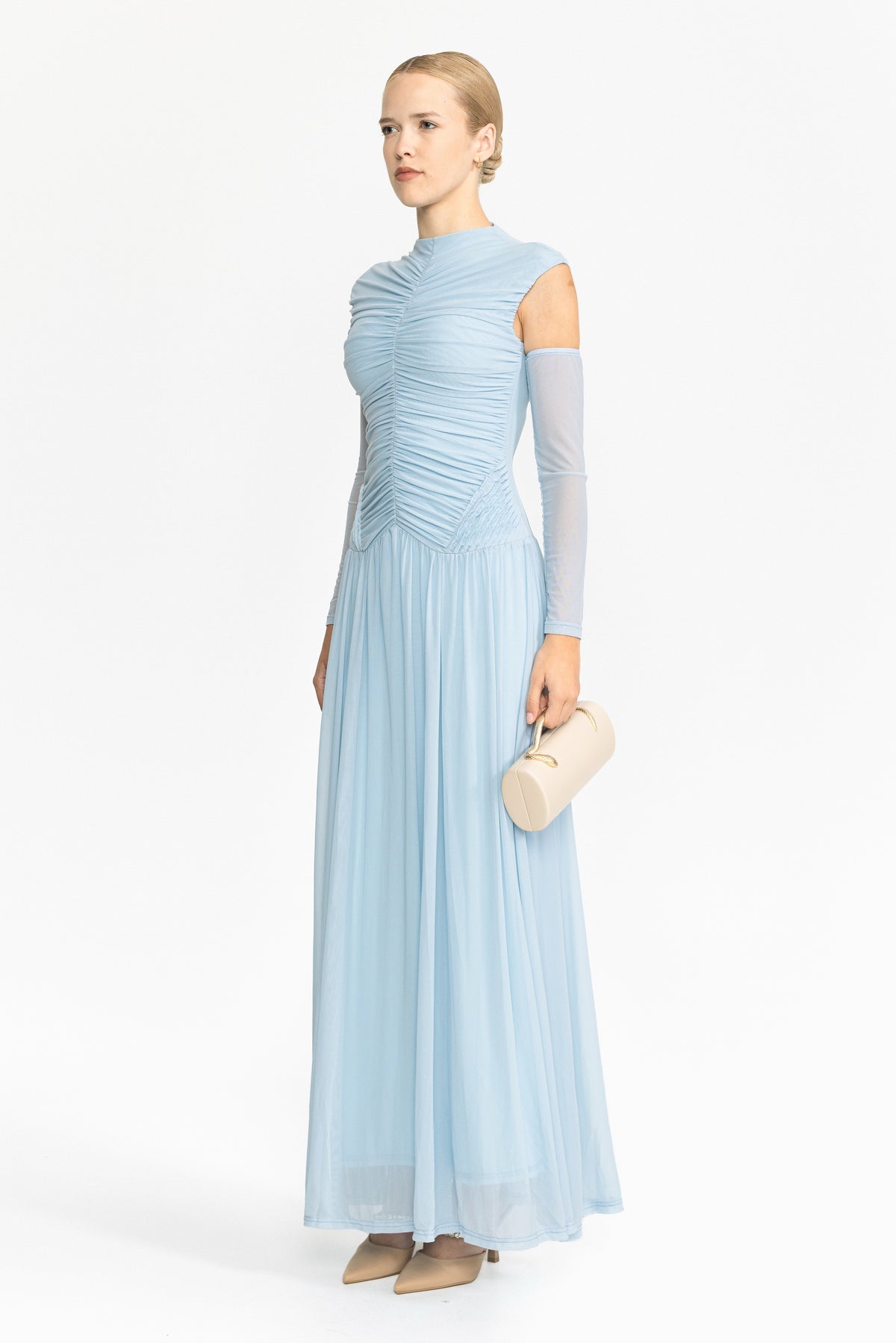 Maxikleid aus gerafftem Mesh mit tiefer Taille – Himmelblau 
