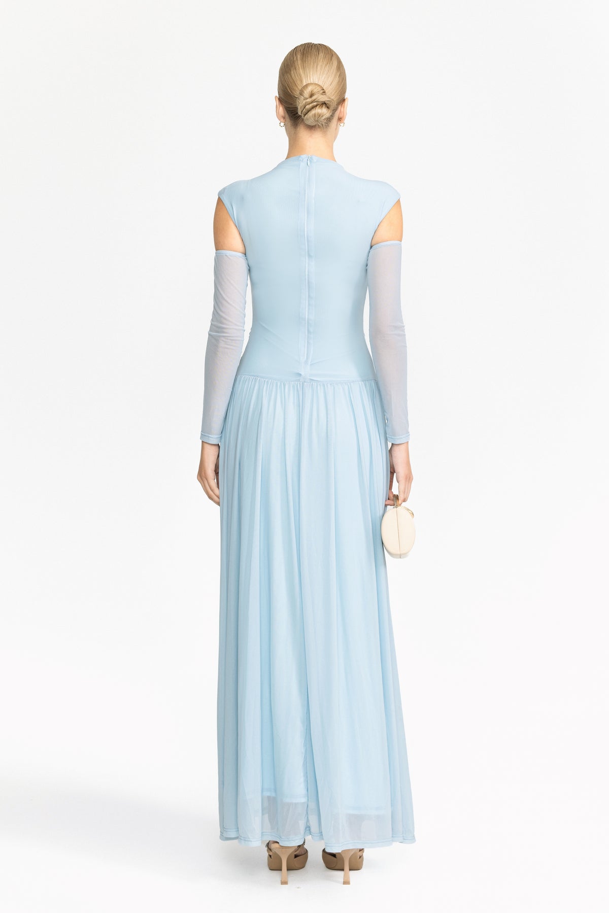 Maxikleid aus gerafftem Mesh mit tiefer Taille – Himmelblau 