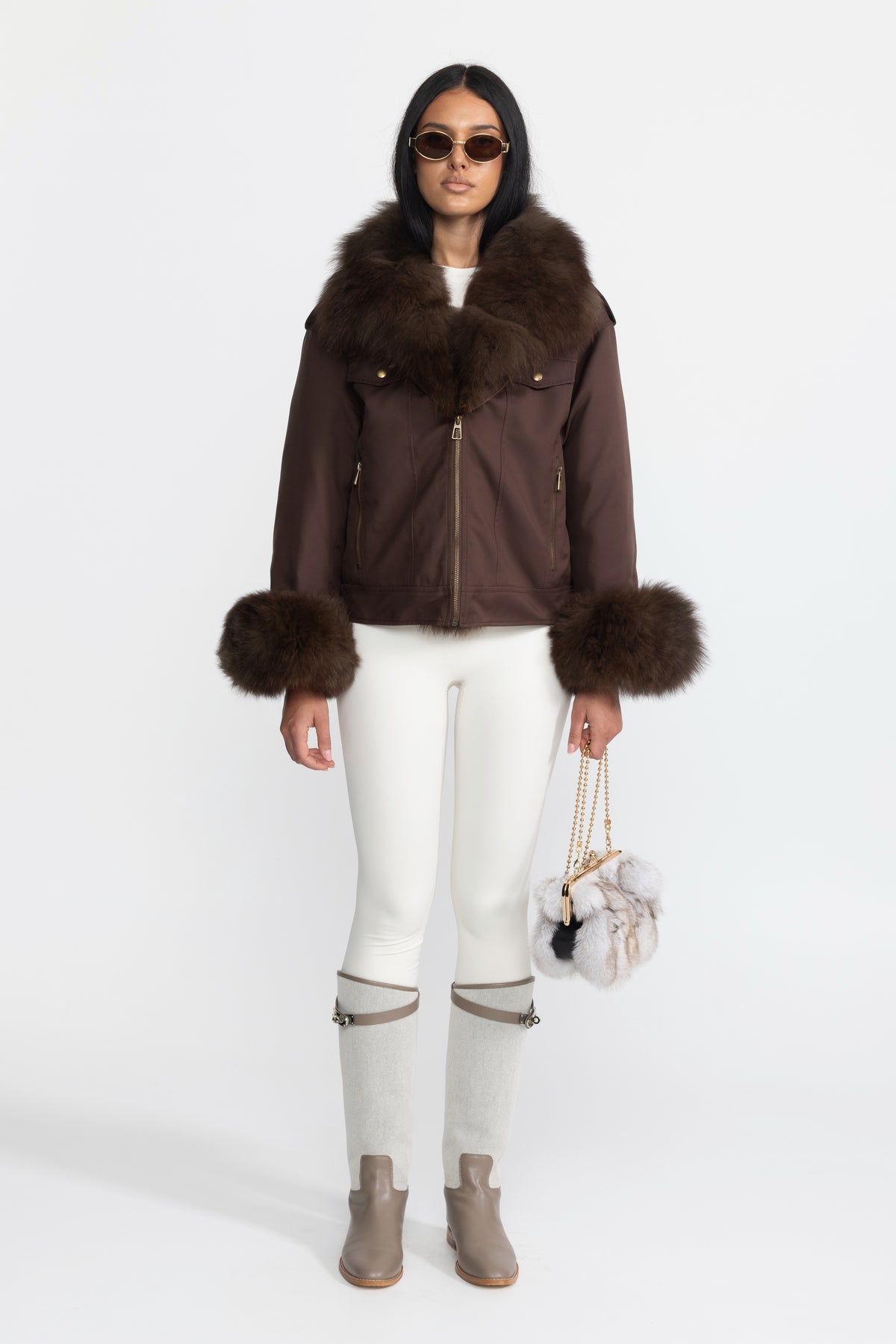 Daunenjacke im Utility-Stil mit Fuchspelzkragen und -manschetten - Chocolate 