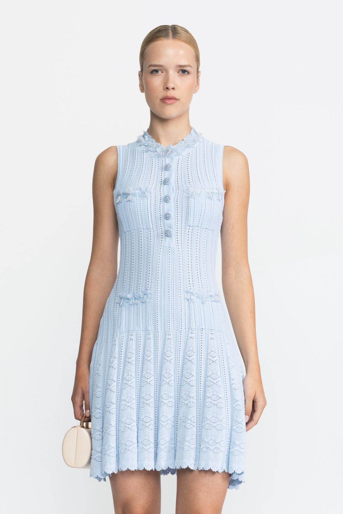 Pointelle-Strick-Minikleid mit Organza-Blütenbesatz – Hellblau 