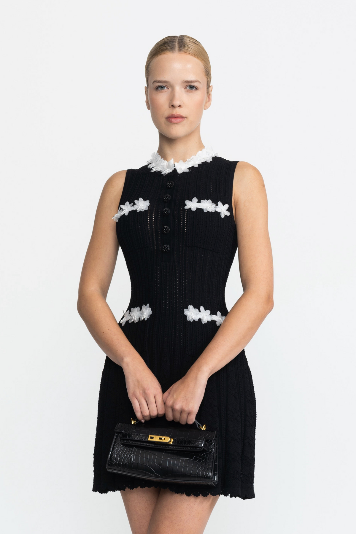 Pointelle-Strick-Minikleid mit Organza-Blütenbesatz - Schwarz 