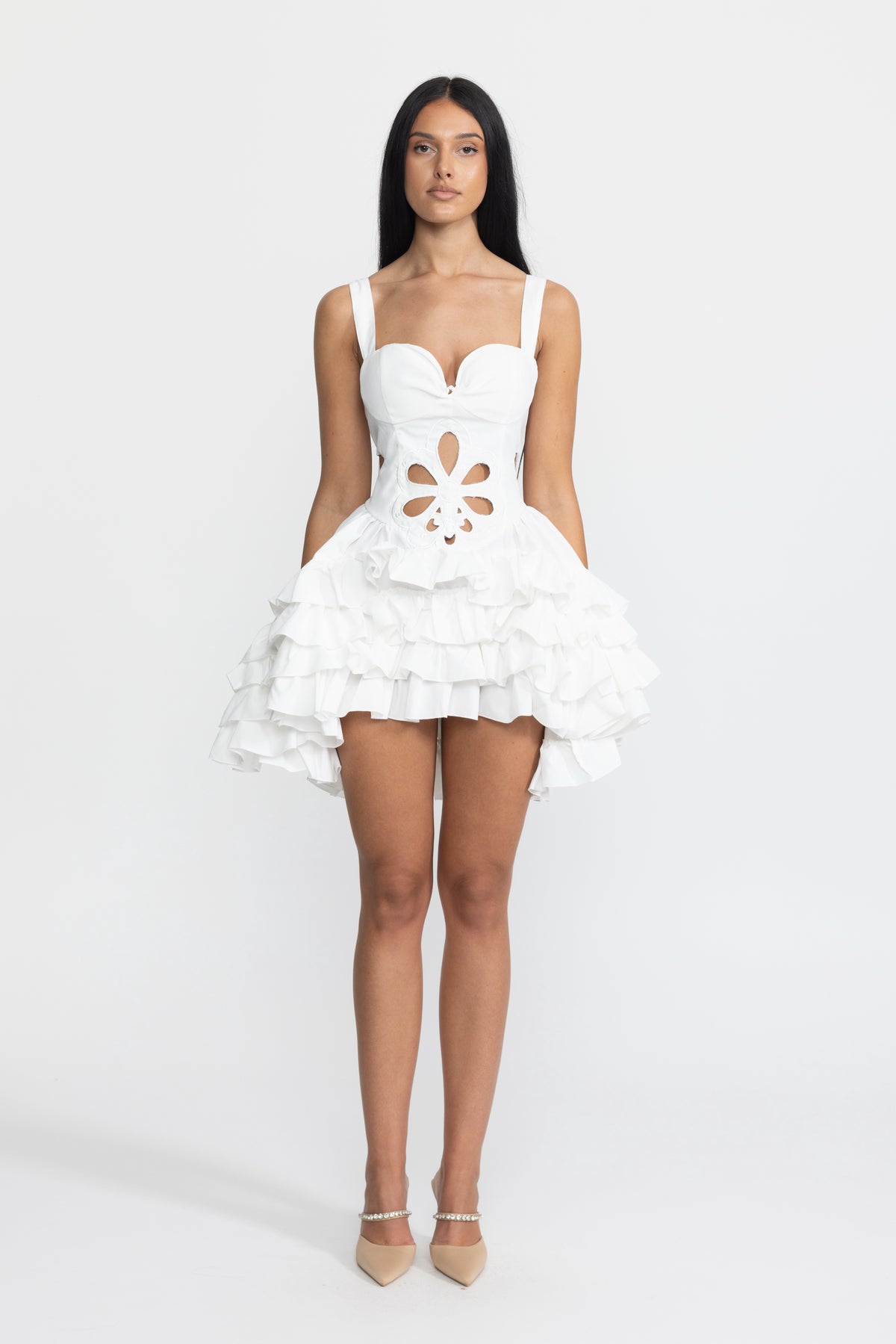 Besticktes Mini-Kleid mit Blumenstickerei, Cut-outs und Rüschen - Weiß 
