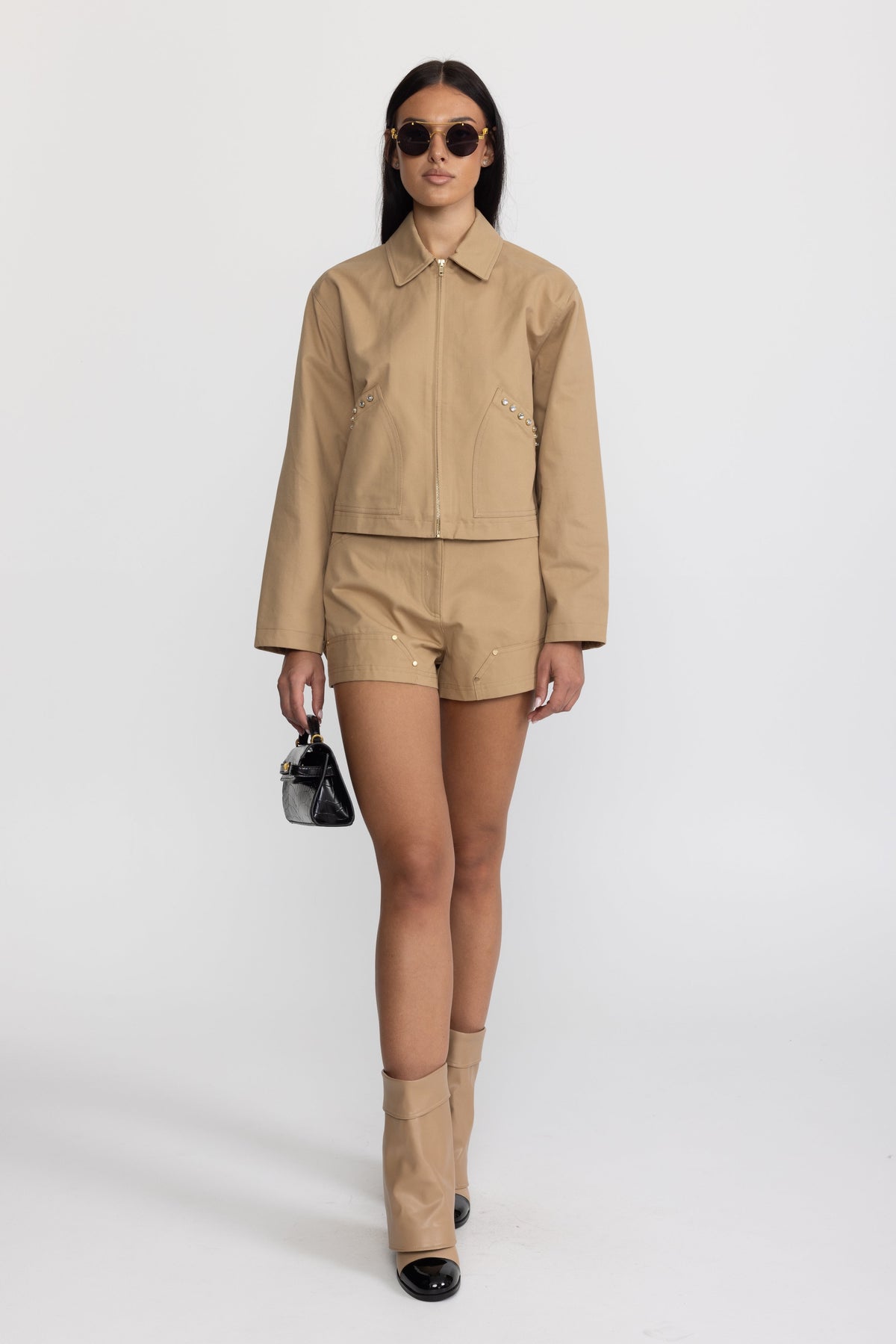 Twill-Shorts mit hohem Bund und Nieten-Details - Khaki 