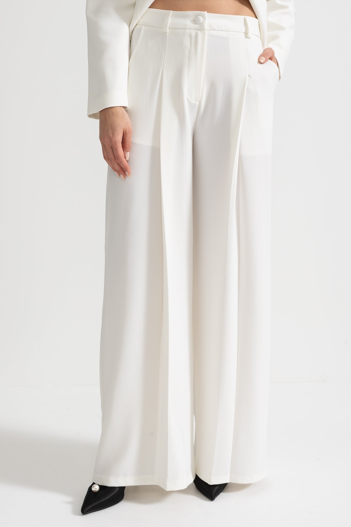 Embellished Jacket and Wide-Leg Trousers Co-Ord Set with Ornate Beadwork - White