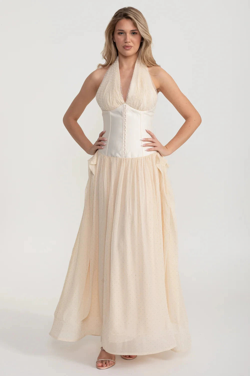 Elegant Gown With Fitted Corset-Style Bodice And Flowing Maxi Skirt - Ivoire