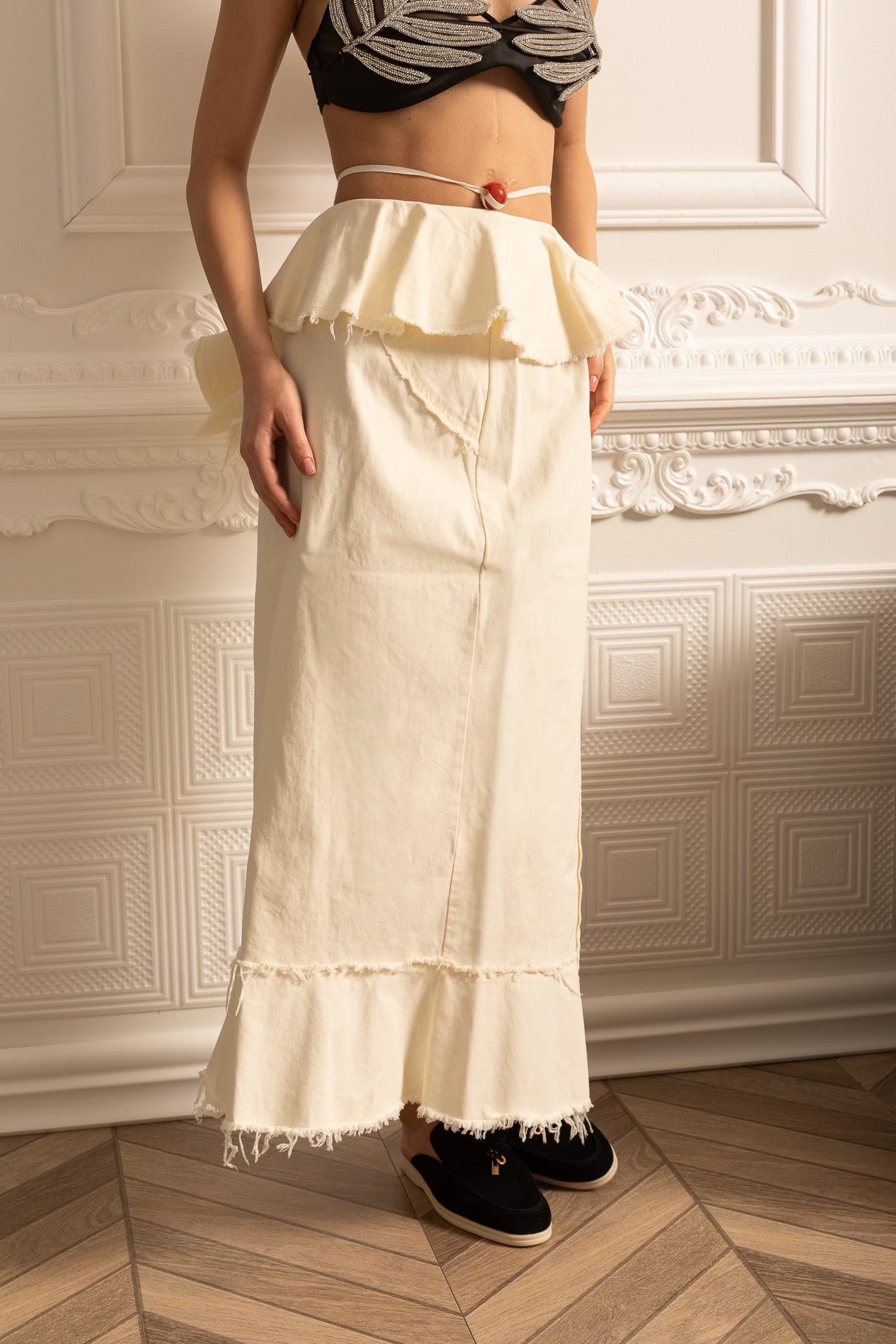 High-Waisted Skirt With Ruffled Top And Frayed Hem  - Ivoire