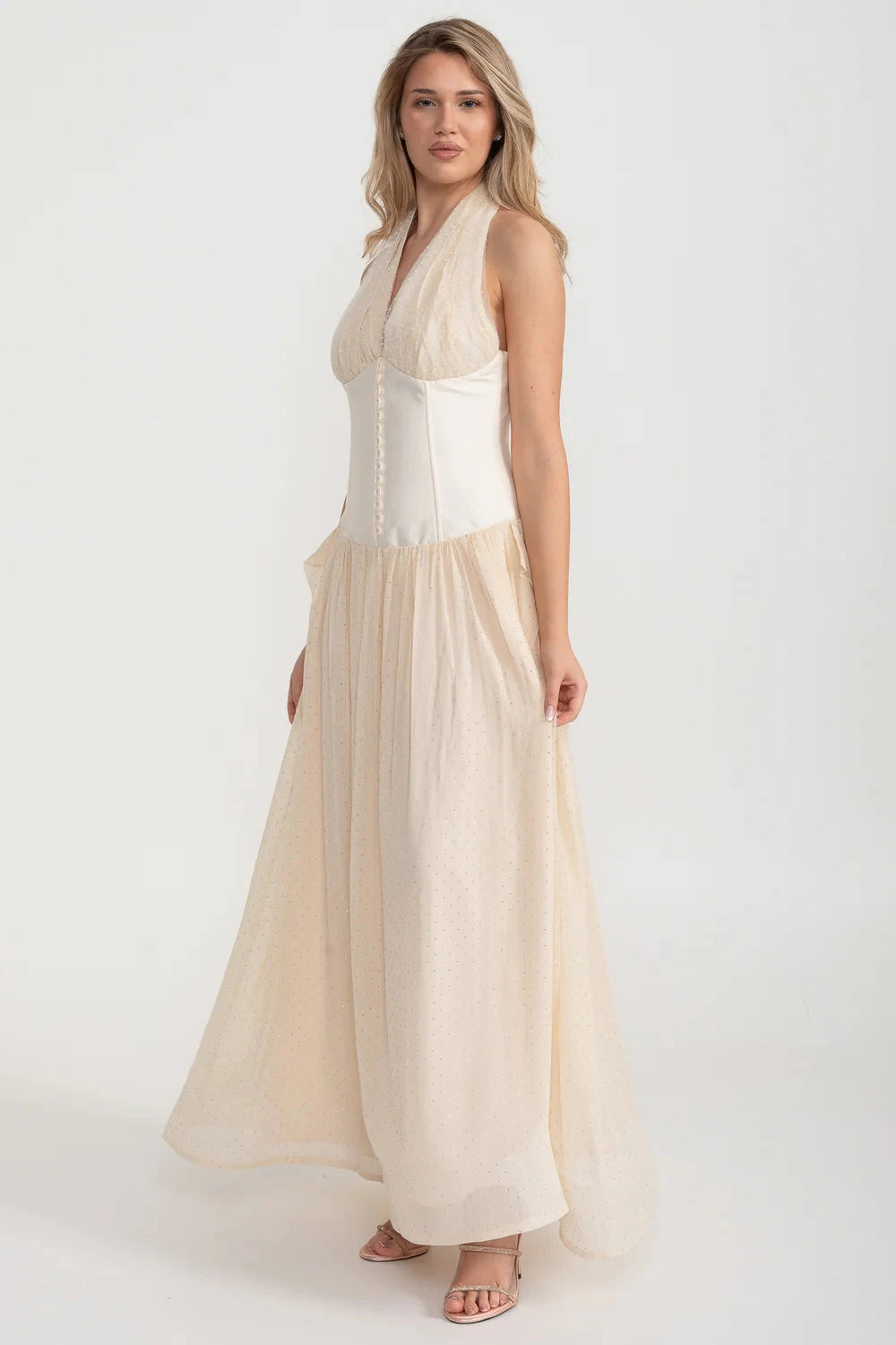 Elegant Gown With Fitted Corset-Style Bodice And Flowing Maxi Skirt - Ivoire