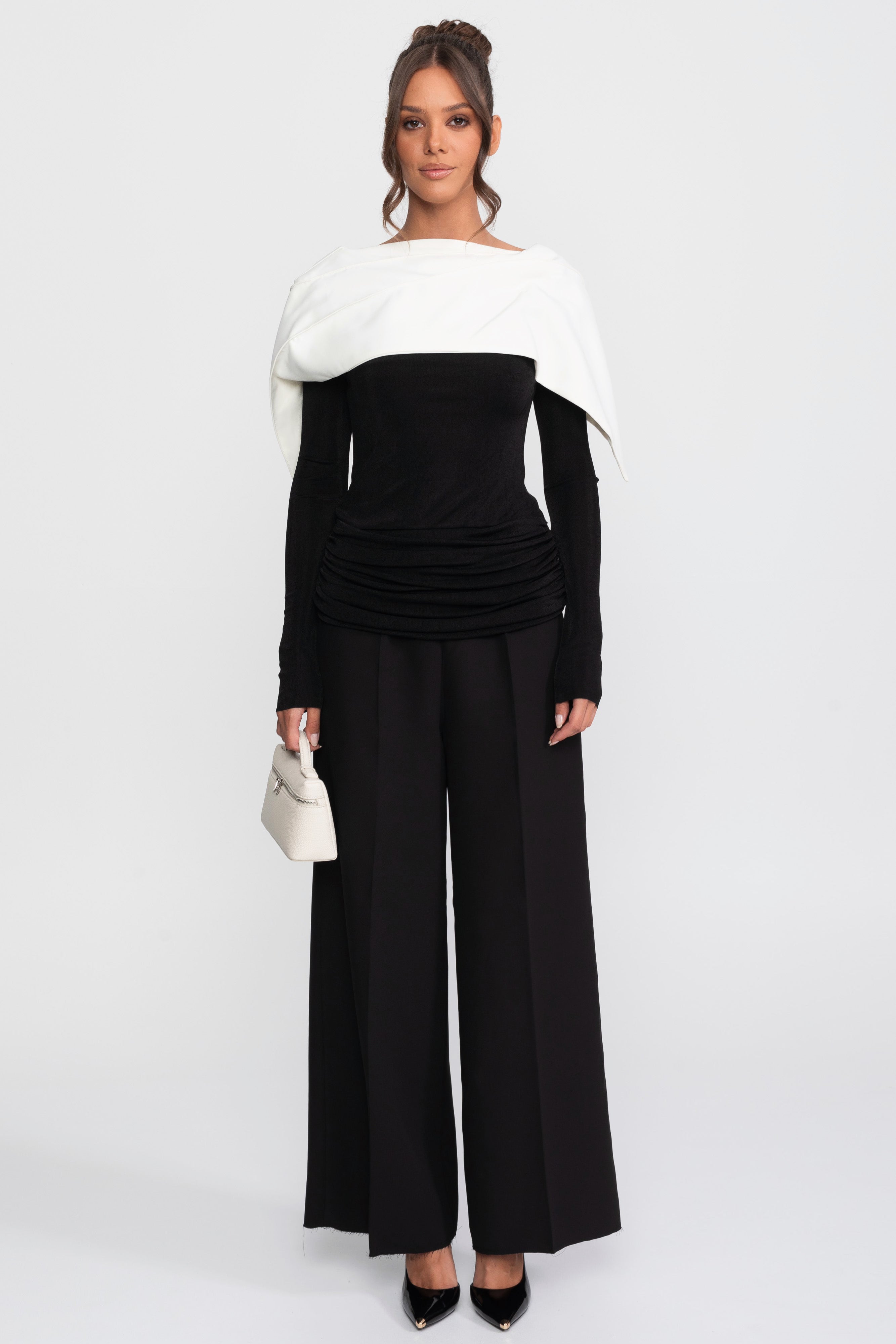 Gerafftes Wickeltop mit kontrastierendem Cape und Hosen-Ensemble - Schwarz 