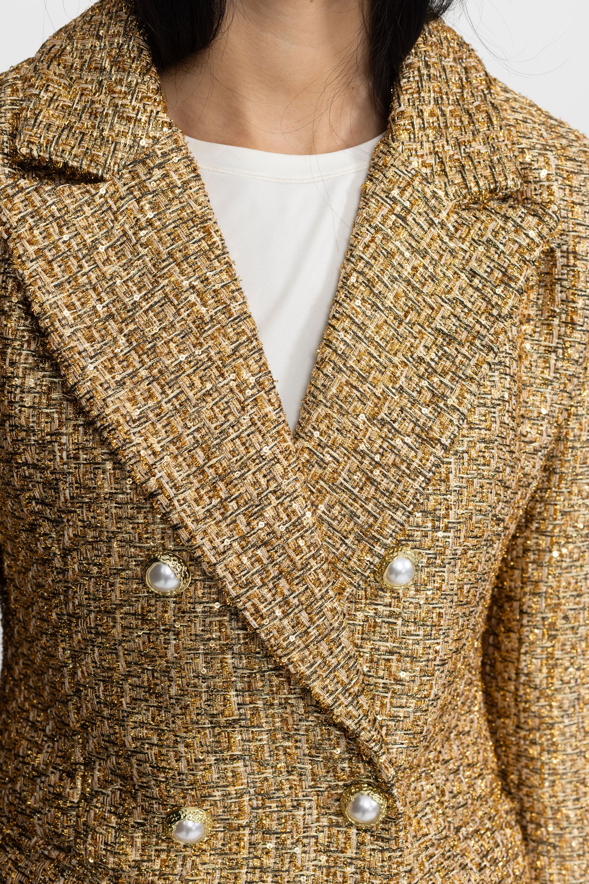 Doppelreihiger Blazer aus Metallic-Tweed mit Perlmuttknöpfen – Gold 
