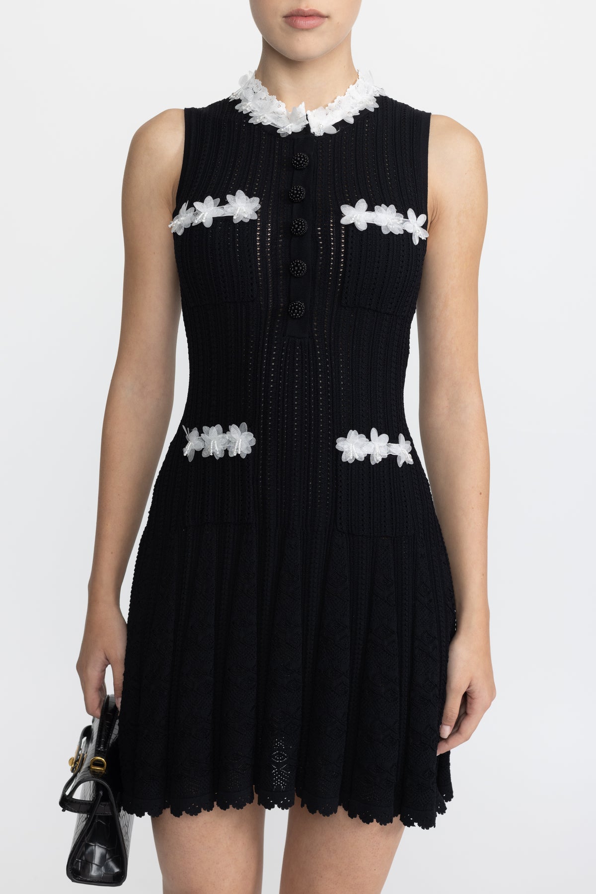 Pointelle-Strick-Minikleid mit Organza-Blütenbesatz - Schwarz 