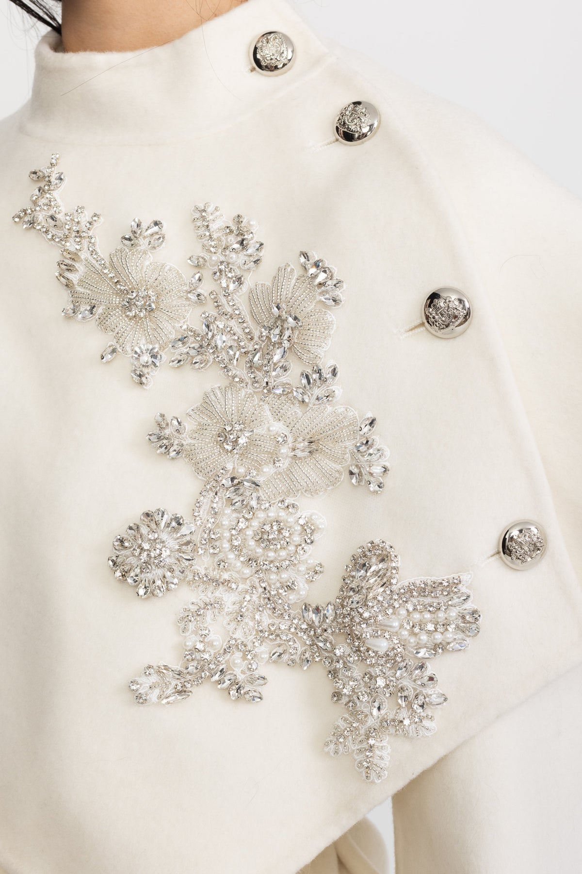 Embellished Capelet Wool Coat with Fox Fur Cuffs - Ivoire