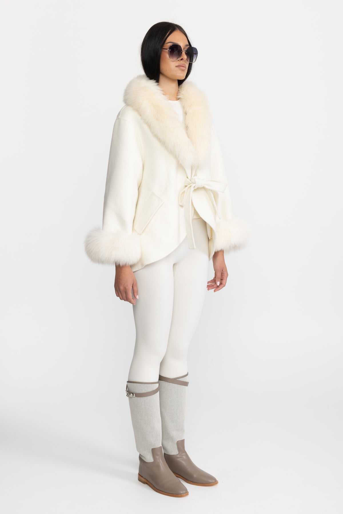 Kaschmirmantel mit übergroßem Fuchsfellkragen – Off White 