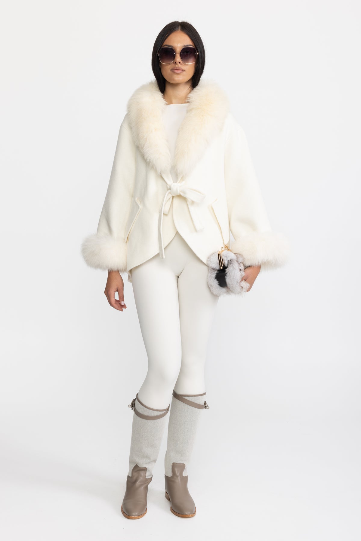 Kaschmirmantel mit übergroßem Fuchsfellkragen – Off White 