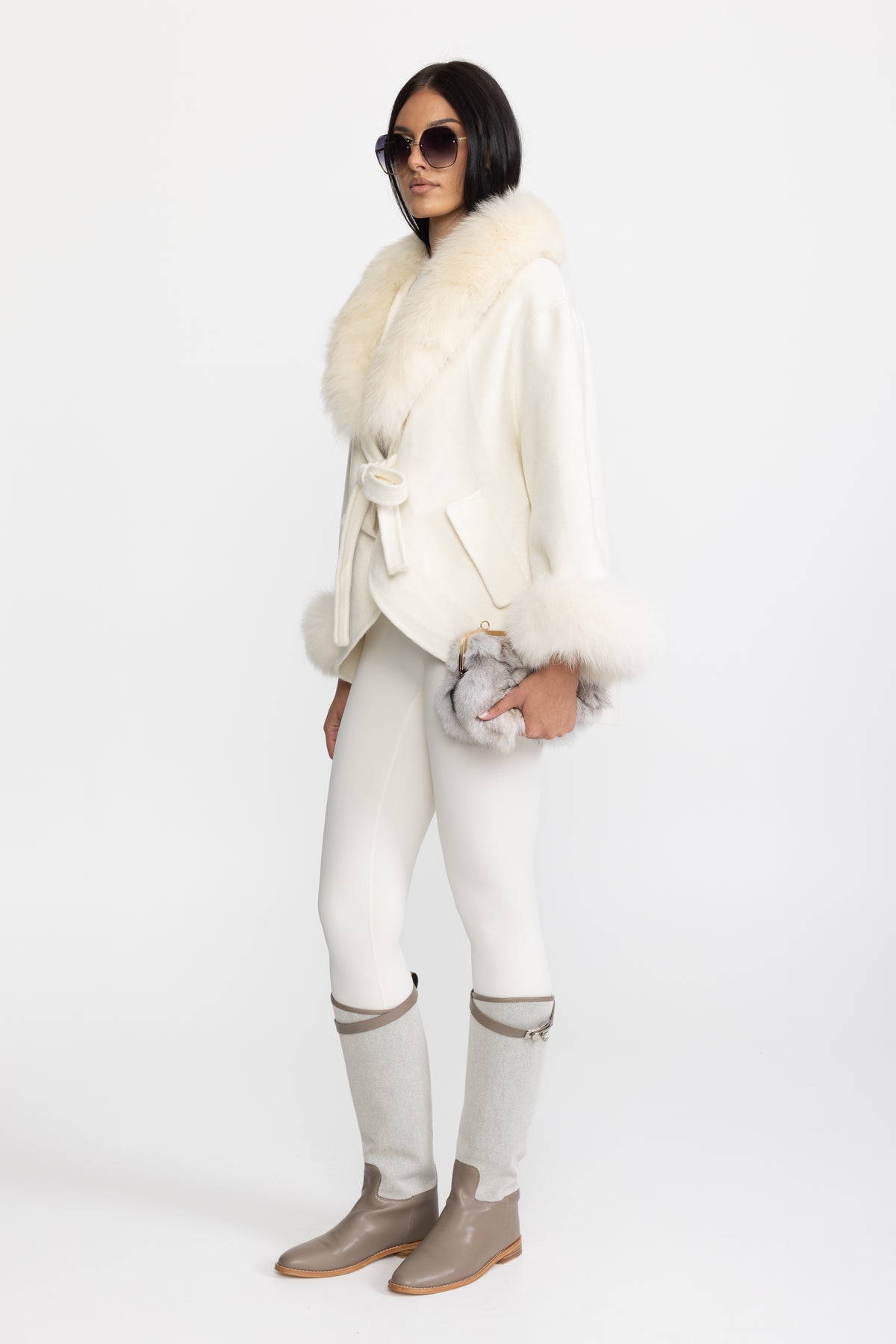 Kaschmirmantel mit übergroßem Fuchsfellkragen – Off White 