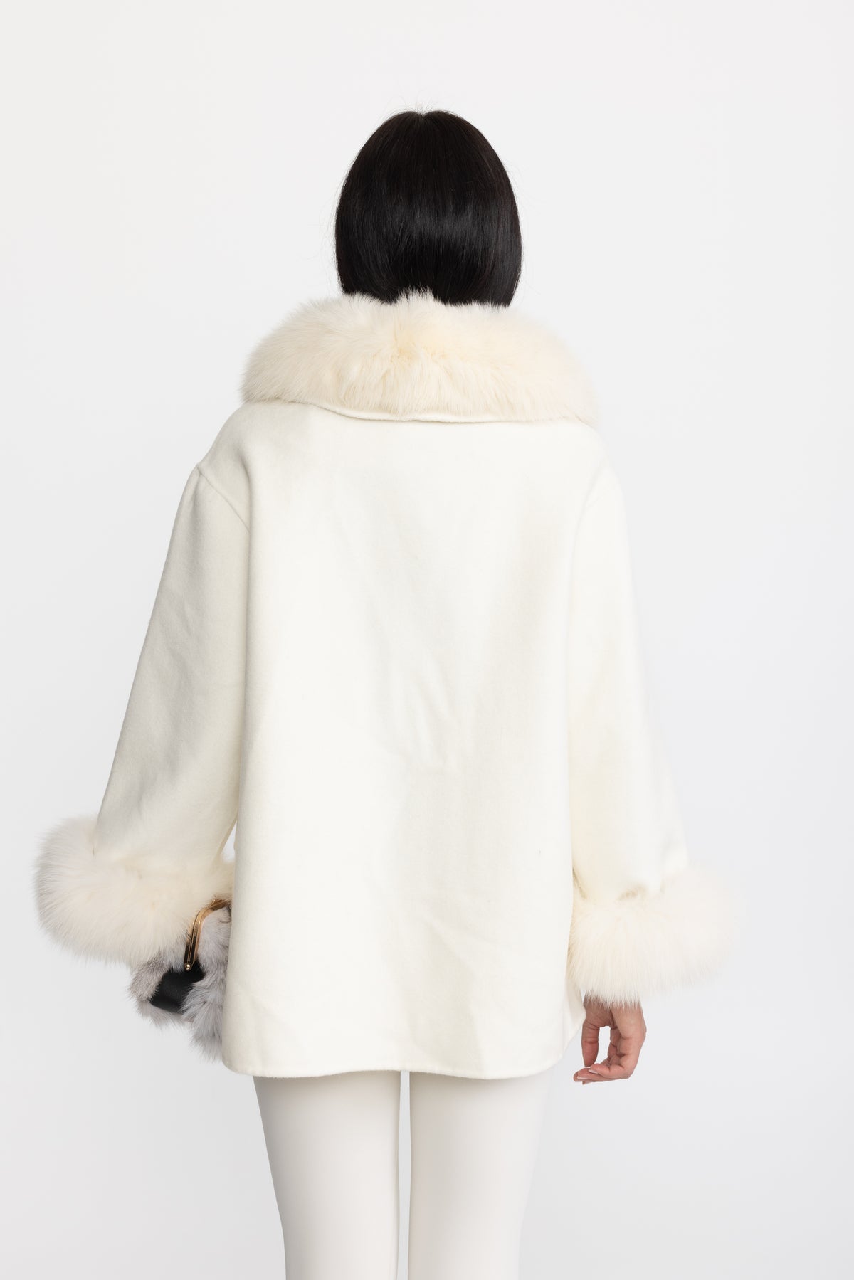Kaschmirmantel mit übergroßem Fuchsfellkragen – Off White 