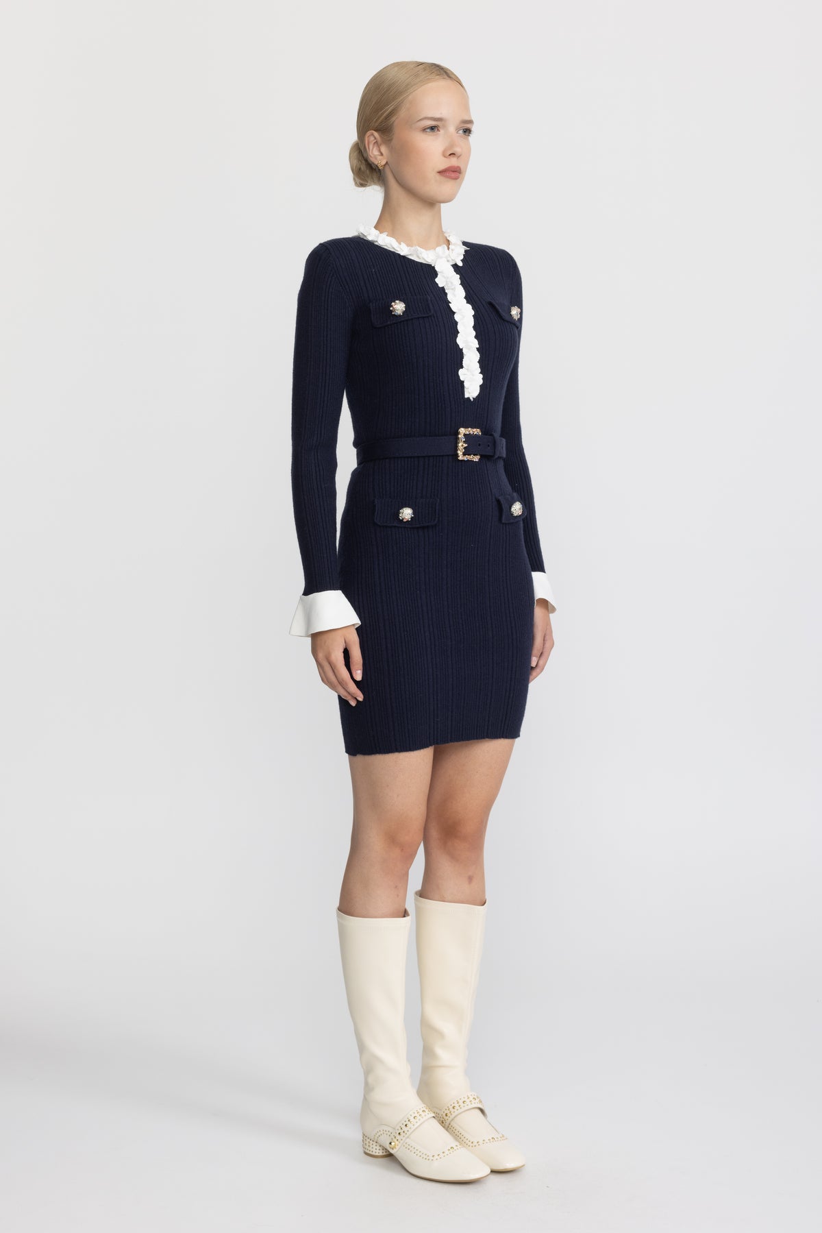Geripptes Mini-Kleid mit floralen Rüschen und Gürtel - Navy 